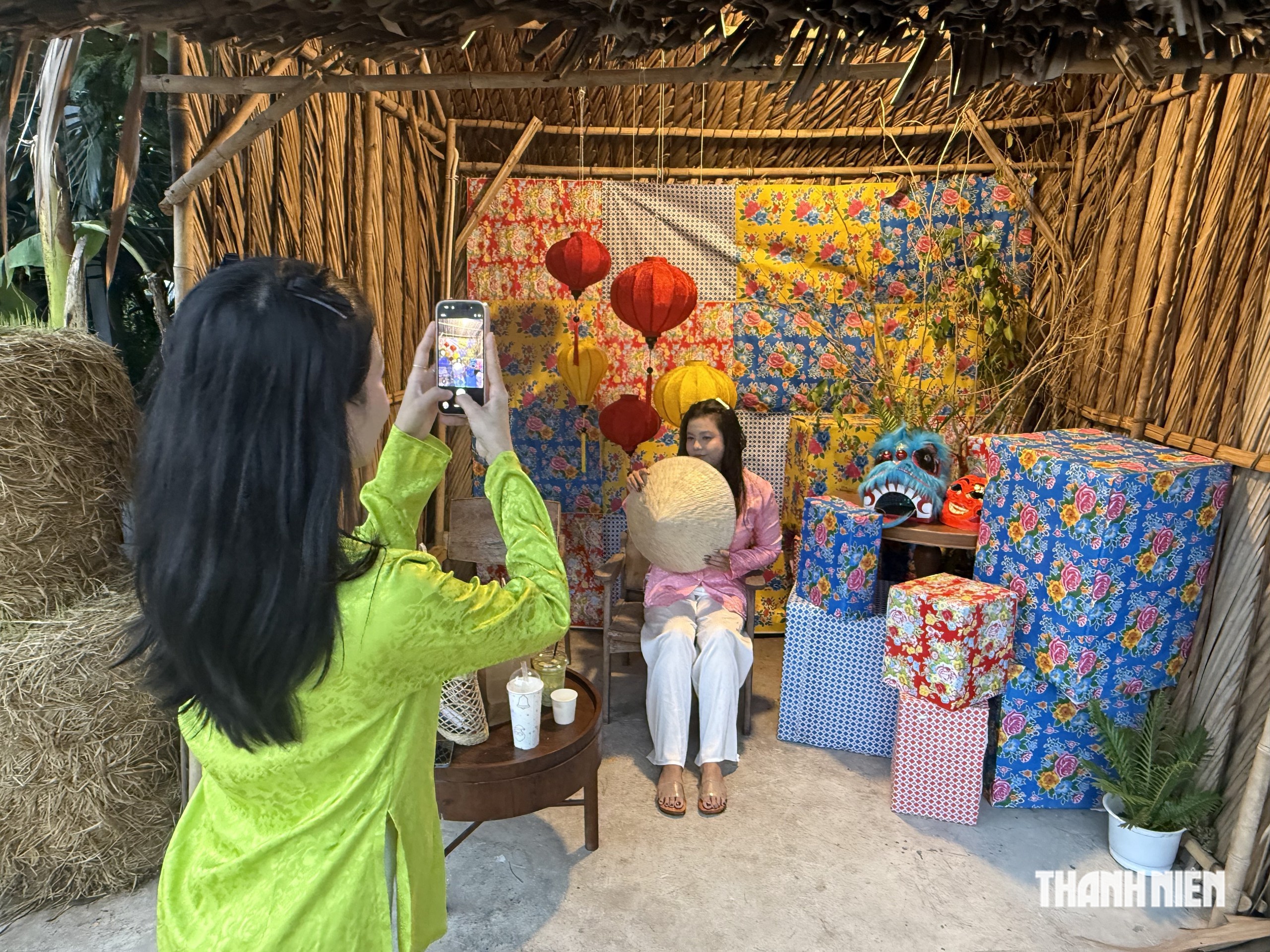 Chưa đến trung thu người trẻ đ&atilde; rủ nhau &lsquo;Hẹn em dưới &aacute;nh trăng&rsquo; - Ảnh 6.