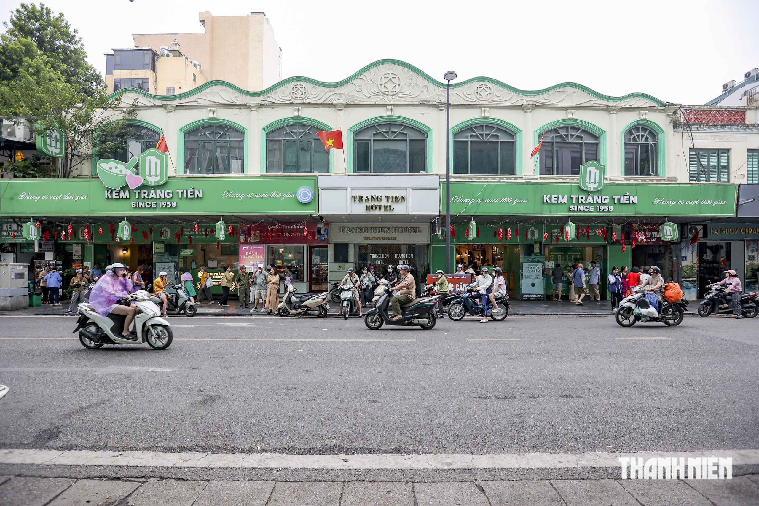 Người Hà Nội lưu luyến trước ngày kem Tràng Tiền dừng bán ở địa chỉ quen thuộc- Ảnh 10.