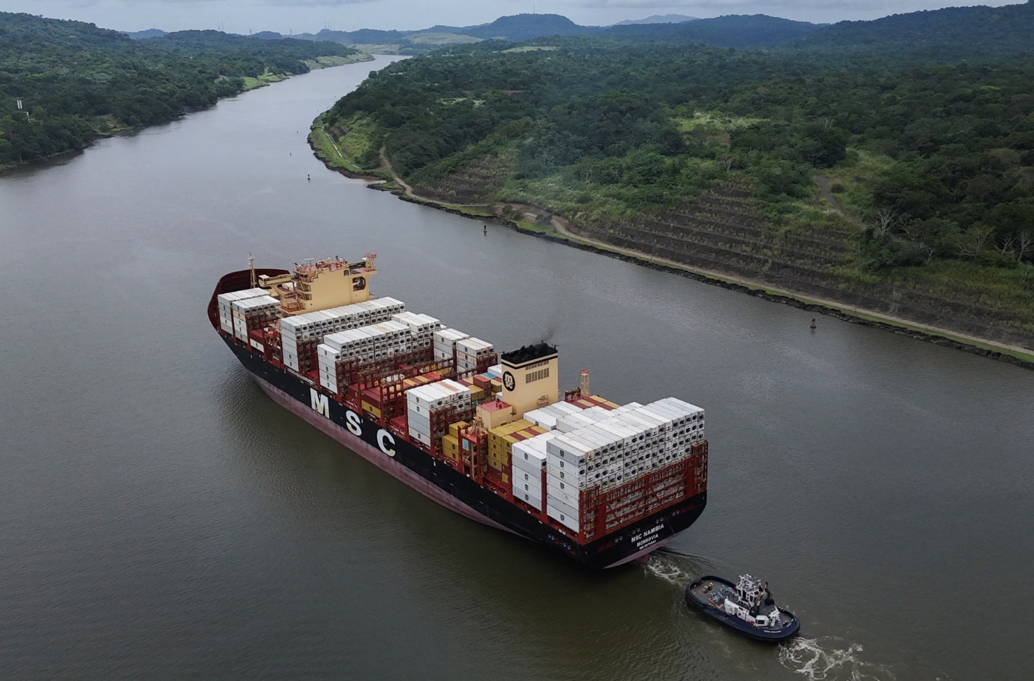 Hạn hán nghiêm trọng bóp nghẹt kênh đào Panama - Ảnh 1.