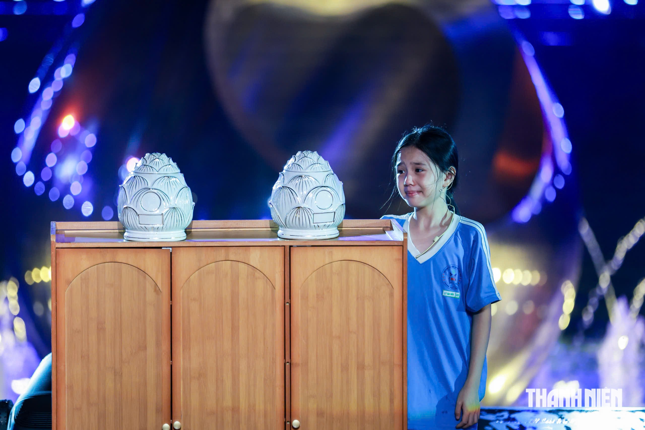 Dàn nghệ sĩ 'đội mưa', chung lòng cho một đêm nghệ thuật ý nghĩa- Ảnh 3.