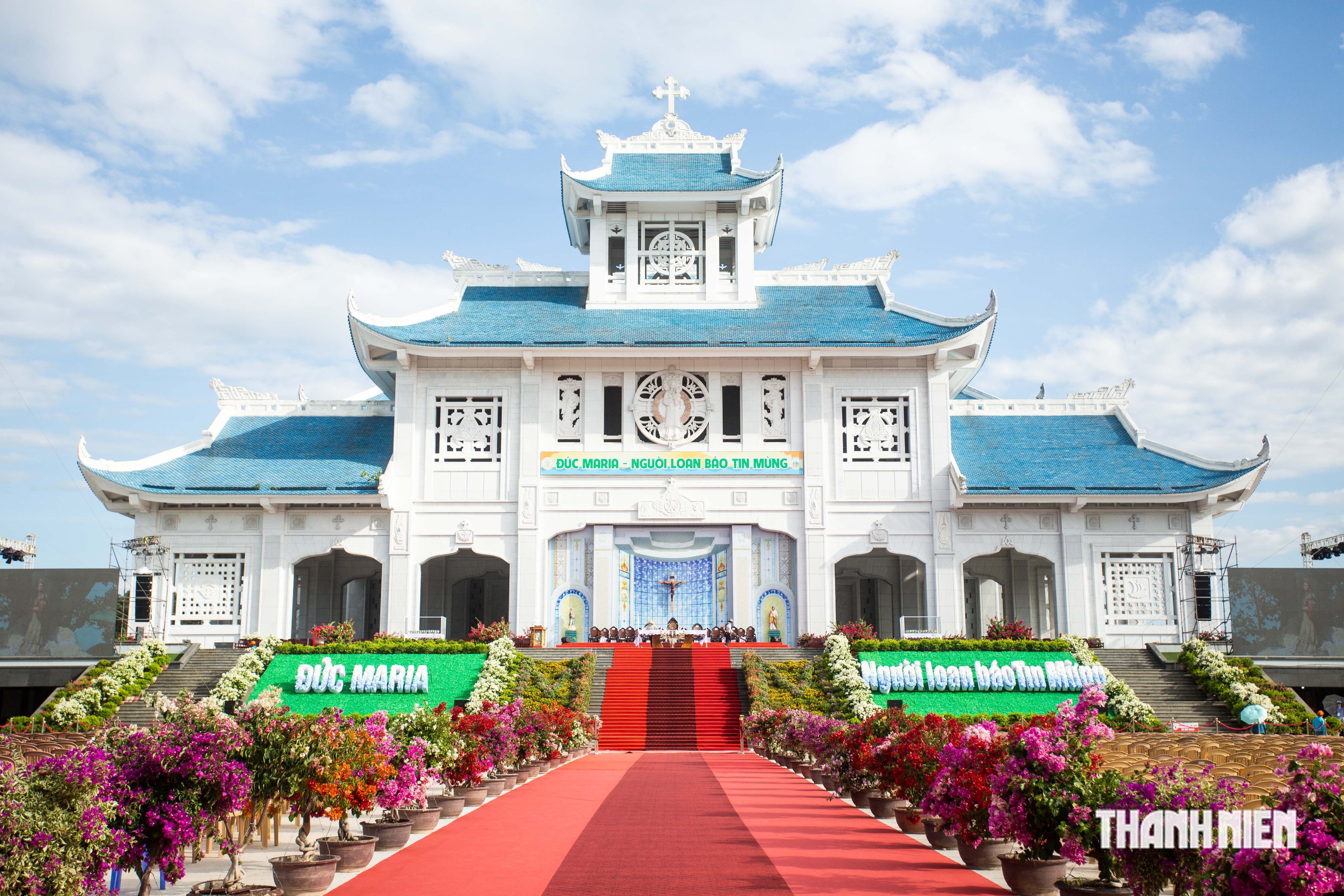 Vương cung thánh đường đang xây dựng đậm chất Việt tại La Vang - Ảnh 1.