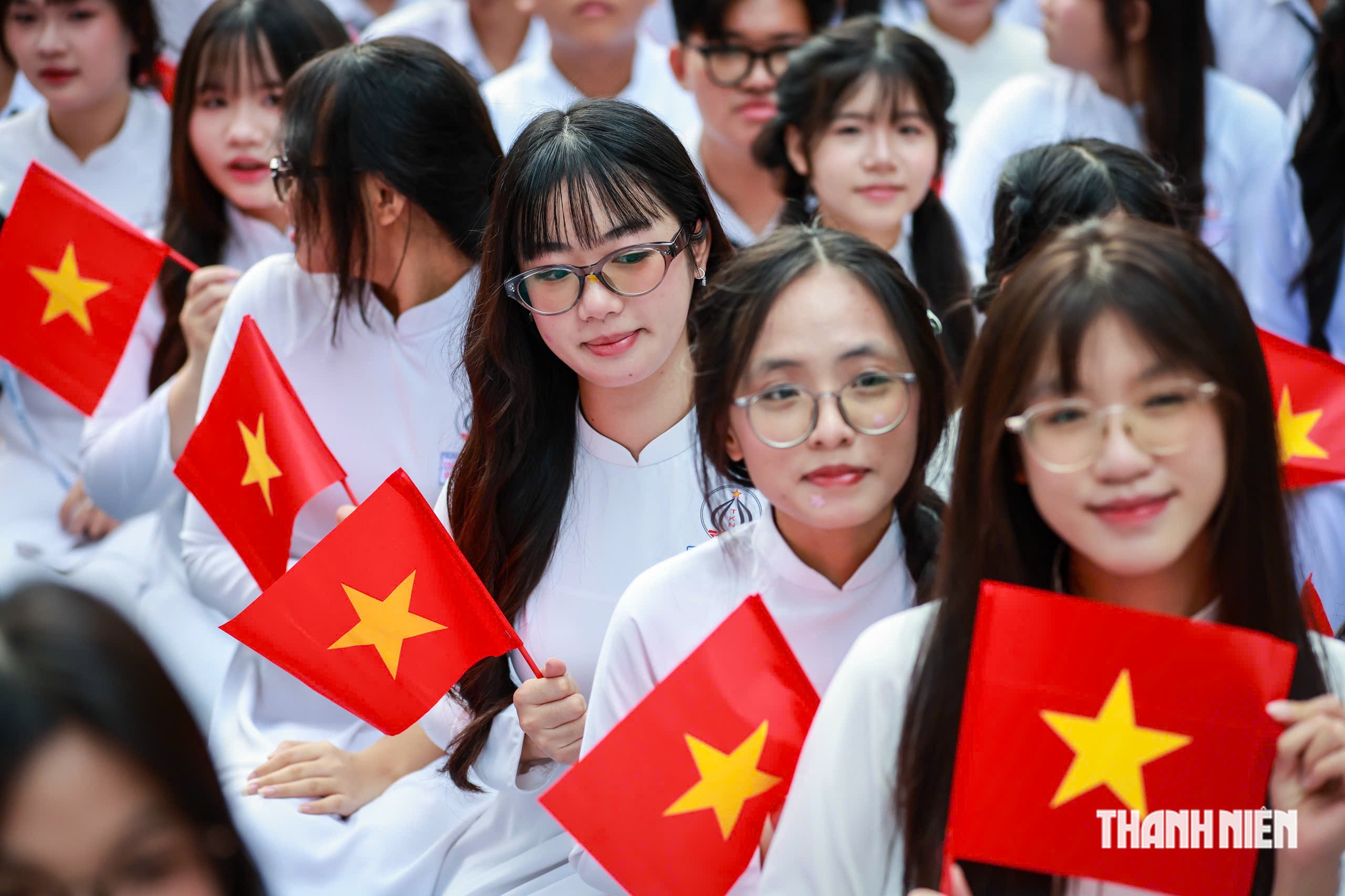 Nóng: TP.HCM công bố các khoản thu và mức thu áp dụng trong trường công lập - Ảnh 4.