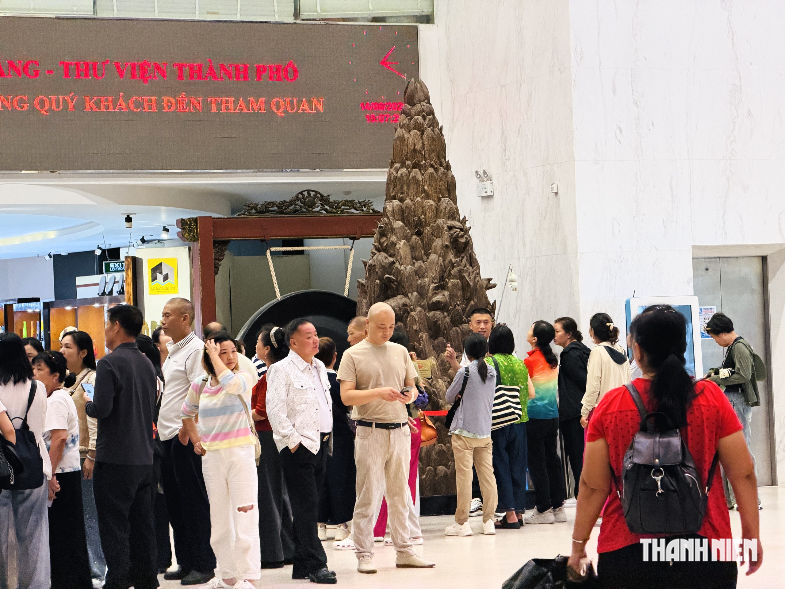 Hướng dẫn viên Trung Quốc 'chiếm sóng' trong Bảo tàng Quảng Ninh- Ảnh 1.