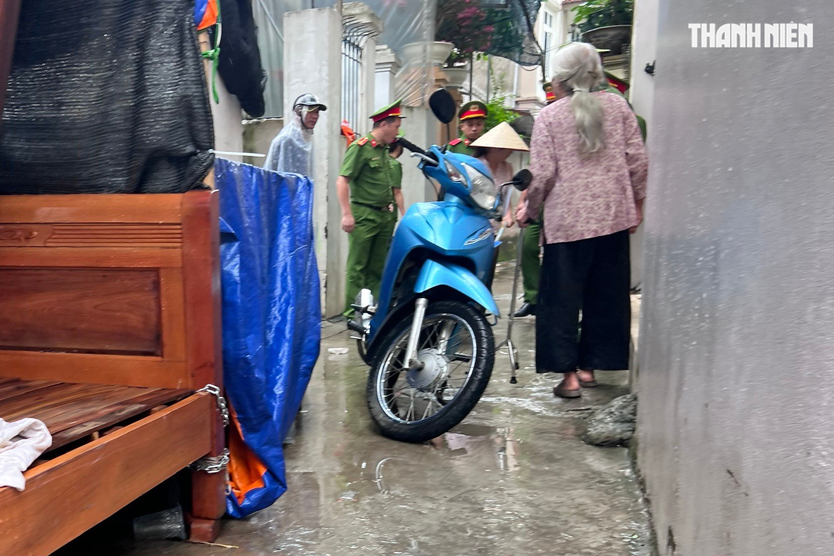 5 tháng kê giường chặn lối đi ngăn hàng xóm xây nhà trong ngõ - Ảnh 3.