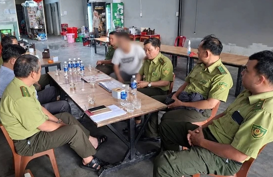 Quán nhậu ở Huế quảng cáo bán chim trời, kiểm lâm đến xử phạt- Ảnh 1.