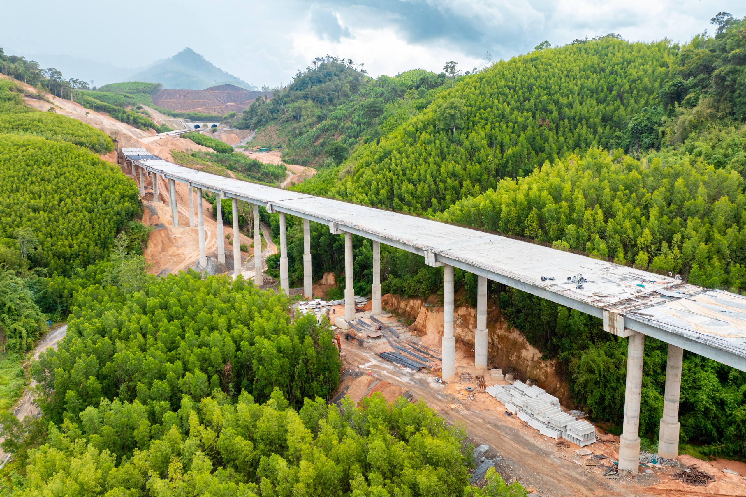 Cao tốc Khánh Hòa - Buôn Ma Thuột có hầm qua đèo Phượng Hoàng cấp đặc biệt- Ảnh 4.