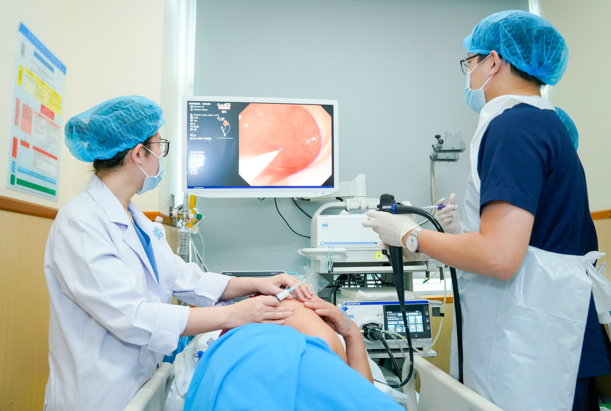 Sụt cân bất thường, người đàn ông 47 đi khám phát hiện ung thư thực quản - Ảnh 1.