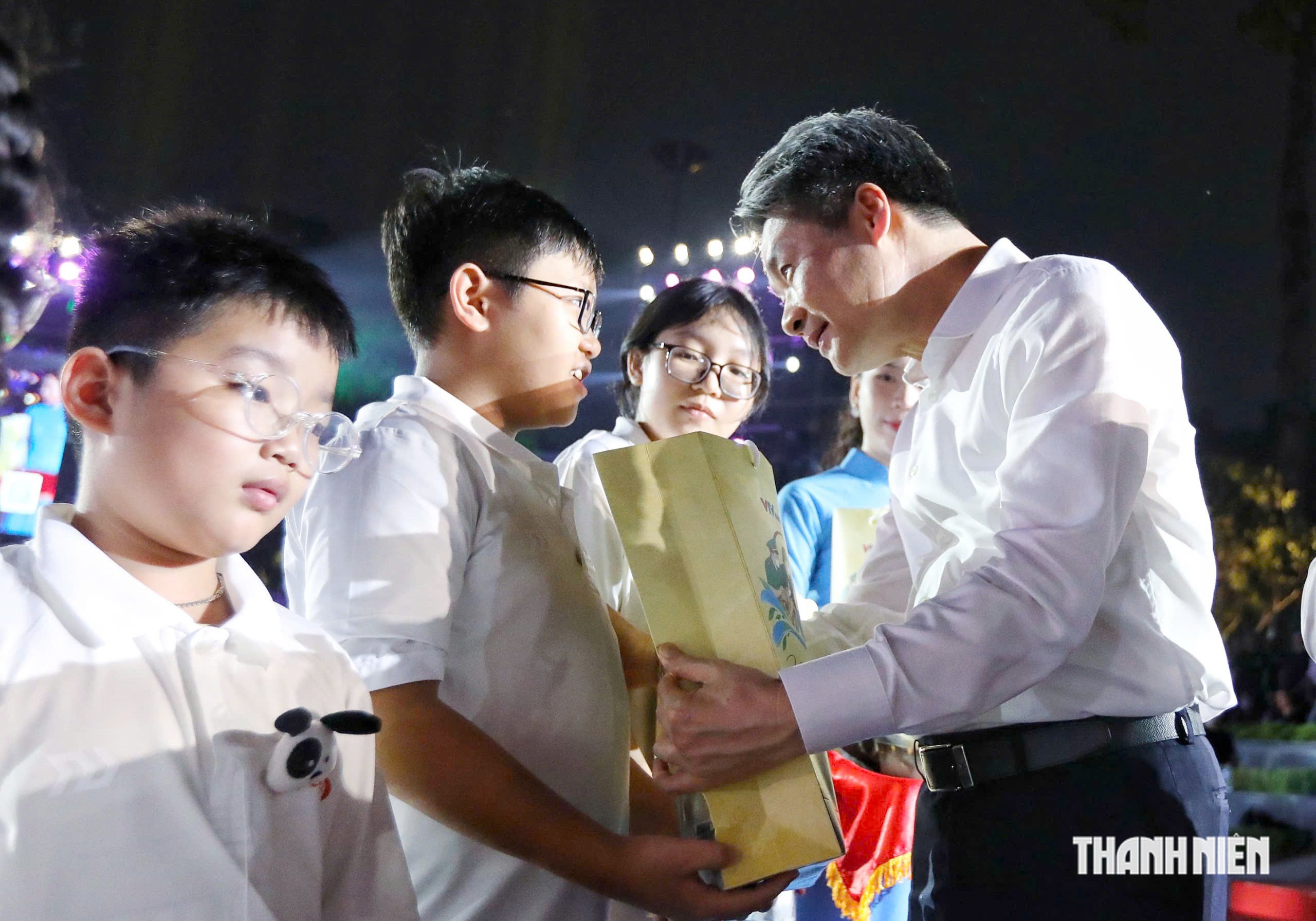 To&agrave;n cảnh Chương tr&igrave;nh Nghĩa t&igrave;nh Phương Nam - C&ugrave;ng con đi tiếp cuộc đời- Ảnh 22.