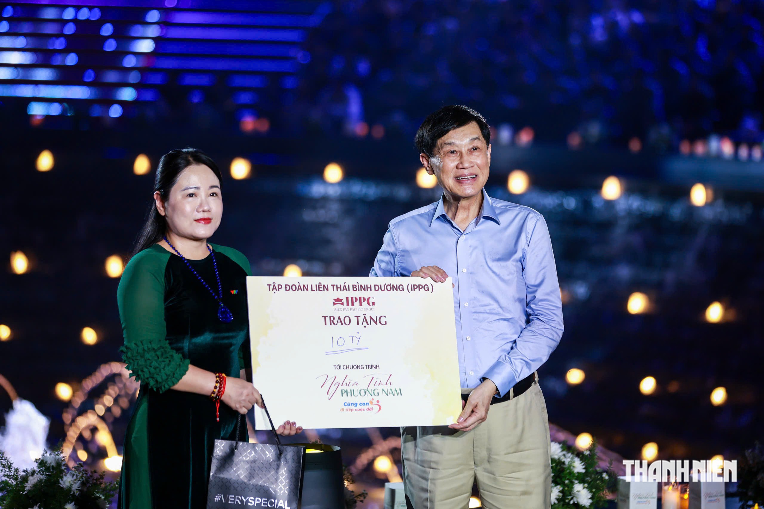 &Ocirc;ng Jonathan Hạnh Nguyễn kể biến cố gia đ&igrave;nh thời Covid-19, trao 10 tỉ đồng trong đ&ecirc;m &ldquo;Nghĩa t&igrave;nh phương Nam&rdquo;- Ảnh 1.