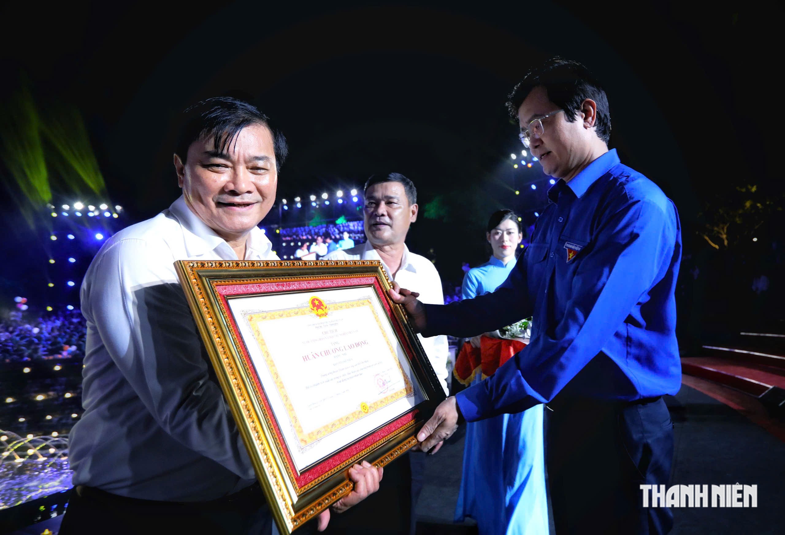 Báo Thanh Niên vinh dự nhận Huân chương Lao động hạng nhì - Ảnh 1.