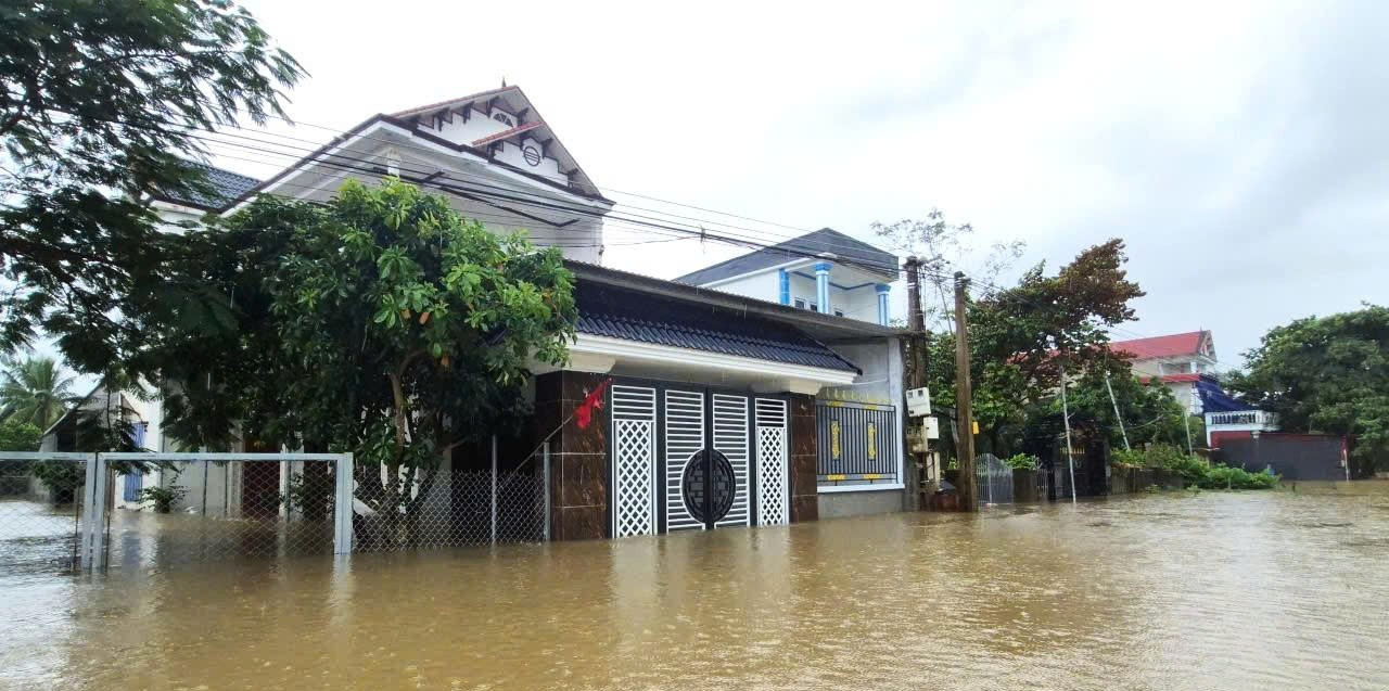 4 tỉnh có lũ vượt báo động, nhiều xã, phường ven sông nguy cơ ngập lụt- Ảnh 1.