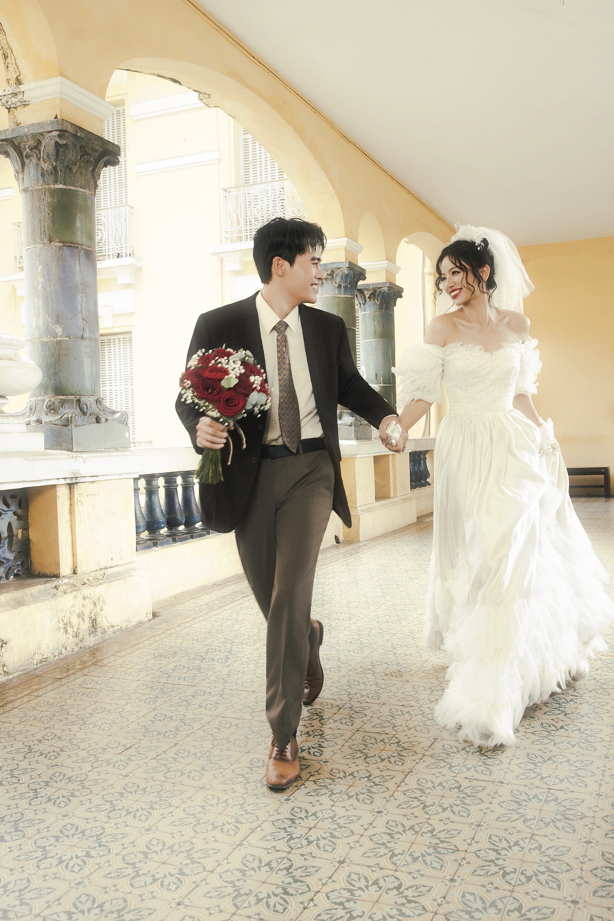 Sự thật về bộ ảnh cưới của diễn viên Lê Hạ Anh và bạn diễn - Ảnh 1.