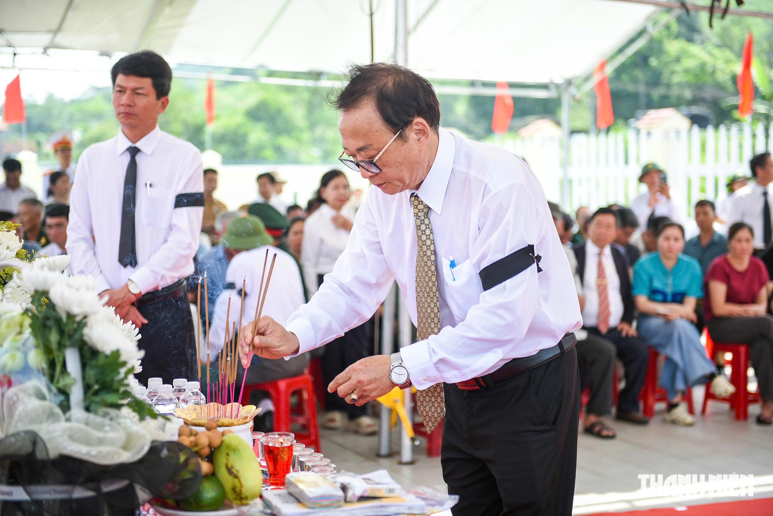 Người l&iacute;nh gi&agrave; gần 40 năm chăm s&oacute;c mộ 17 liệt sĩ: 'T&ocirc;i m&atilde;n nguyện rồi'- Ảnh 1.