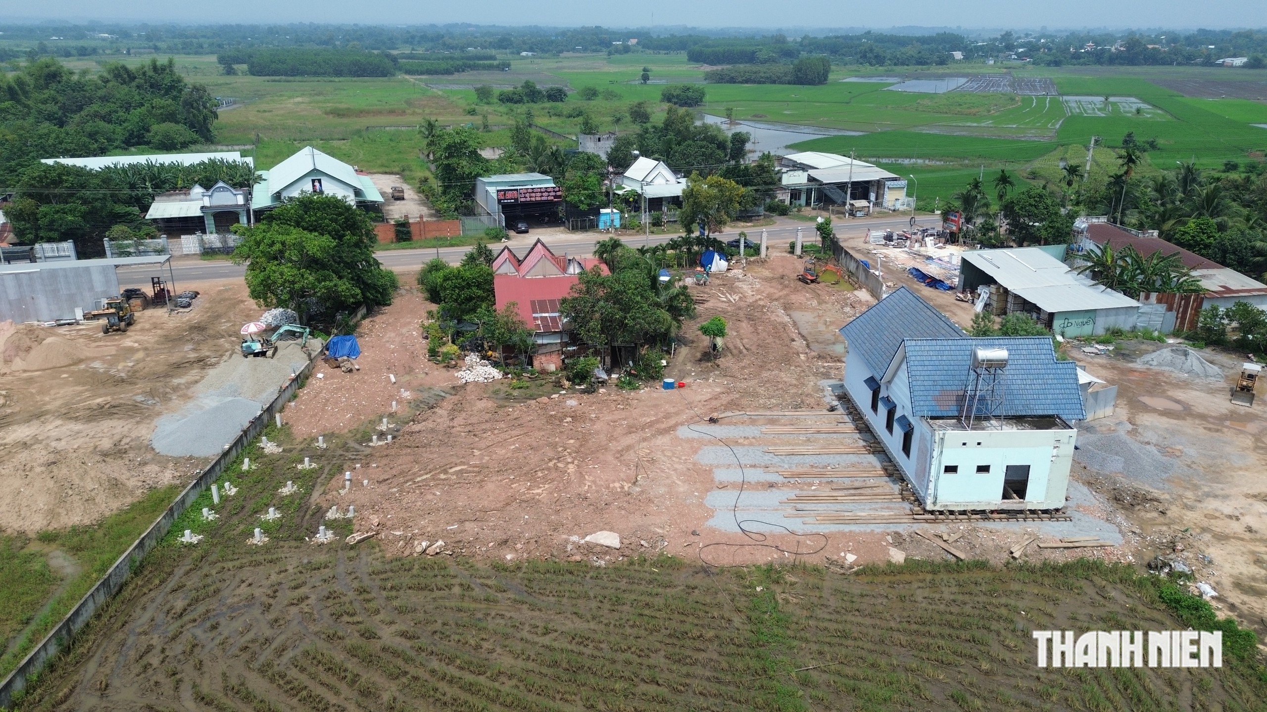Chi hơn nữa tỉ đồng nhờ 'thần đèn' dời nhà, nhường mặt bằng xây đại lộ - Ảnh 4.