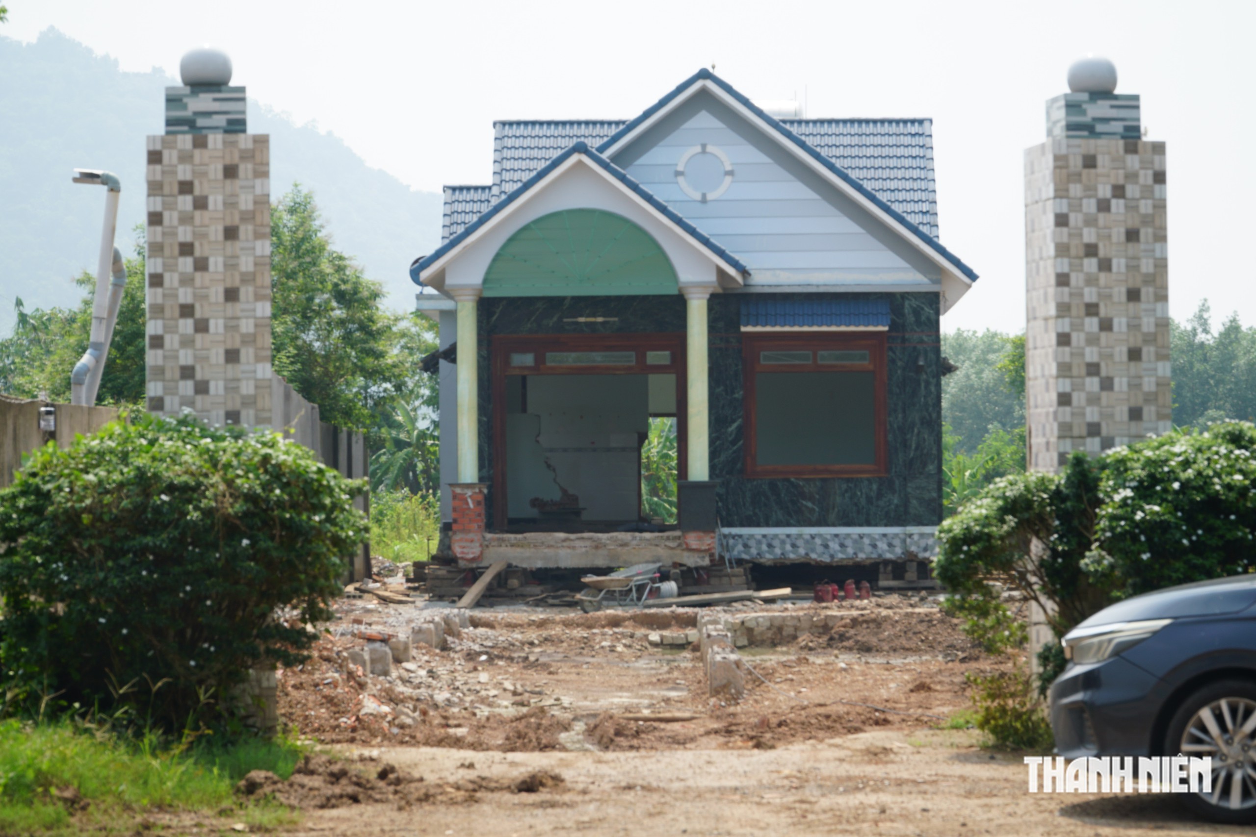 Chi hơn nữa tỉ đồng nhờ 'thần đèn' dời nhà, nhường mặt bằng xây đại lộ - Ảnh 1.