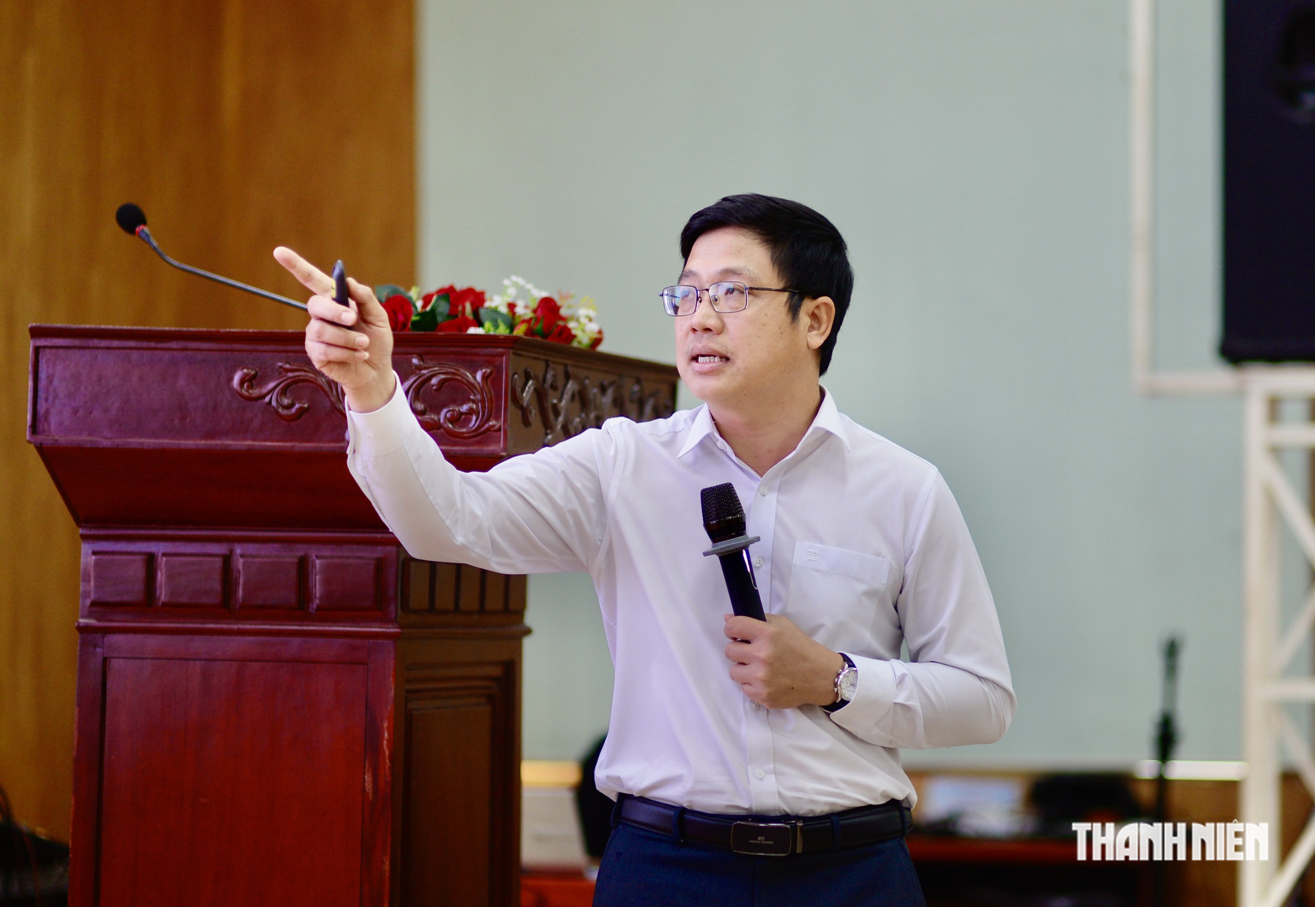 'Muốn trẻ em ngồi yên, chỉ cần điện thoại, ti vi': Nỗi lo mới của cộng đồng - Ảnh 4.