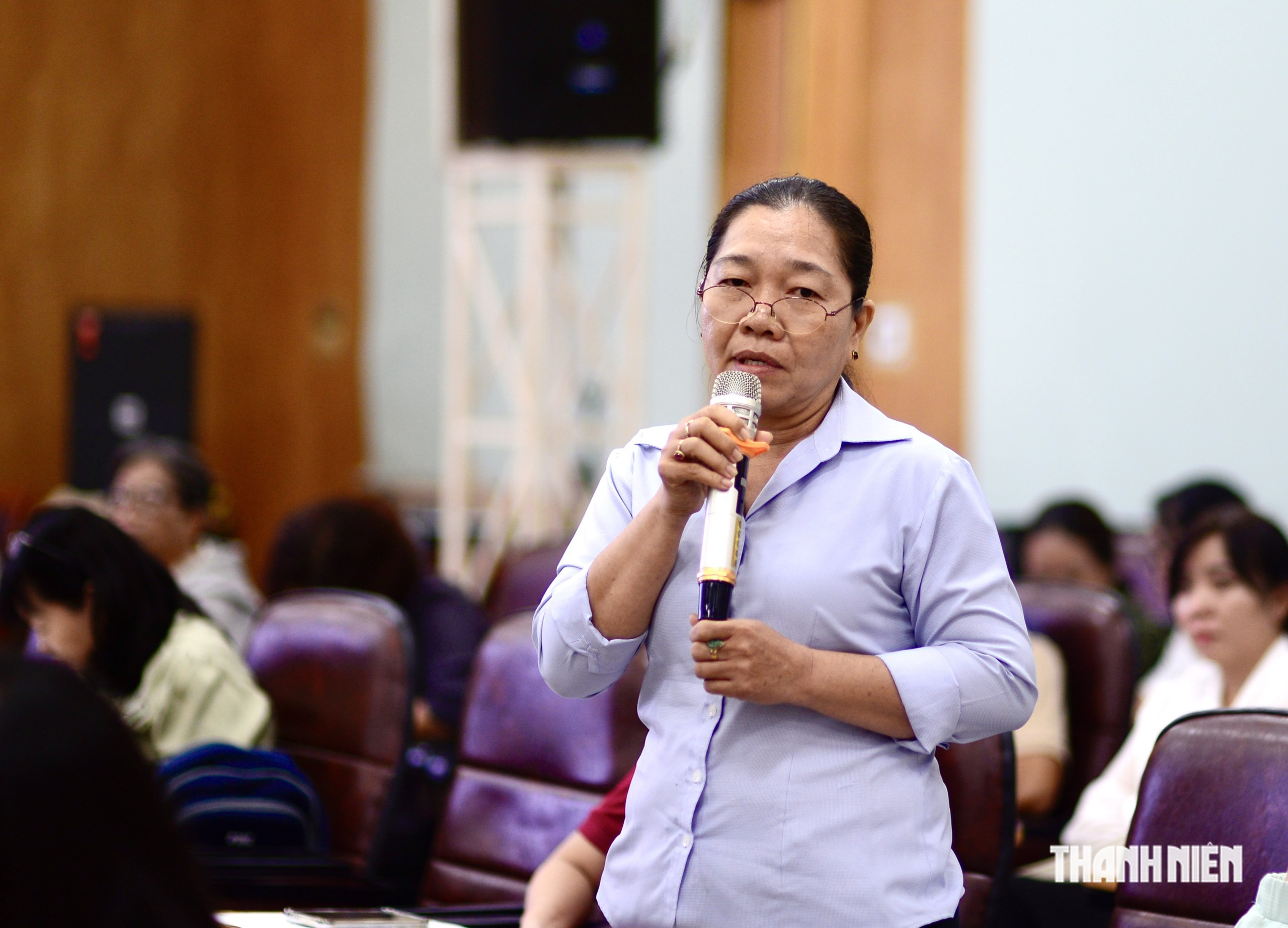 'Muốn trẻ em ngồi yên, chỉ cần điện thoại, ti vi': Nỗi lo mới của cộng đồng - Ảnh 5.