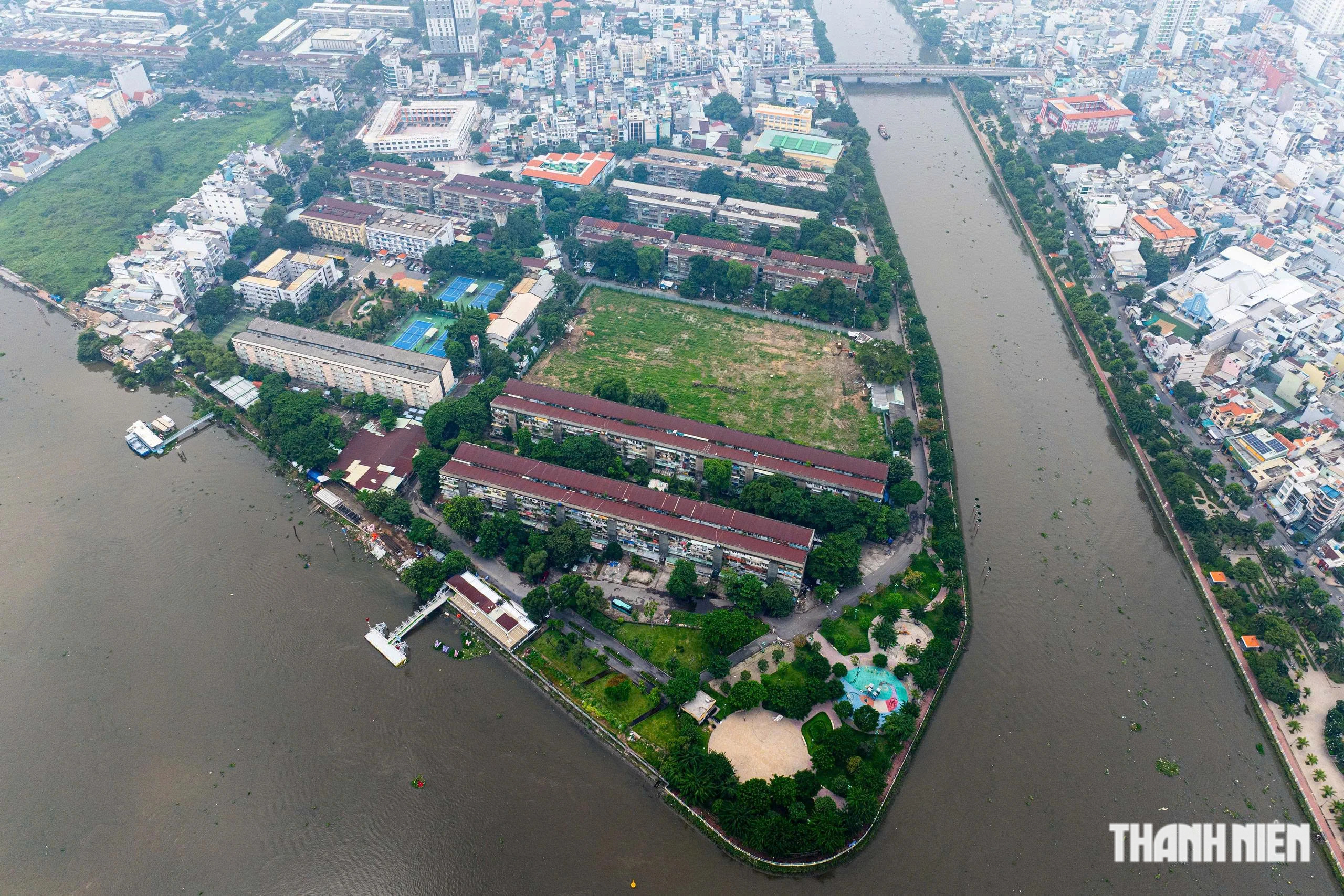 Toàn cảnh cư xá Thanh Đa vắng lặng trước ngày xây mới
