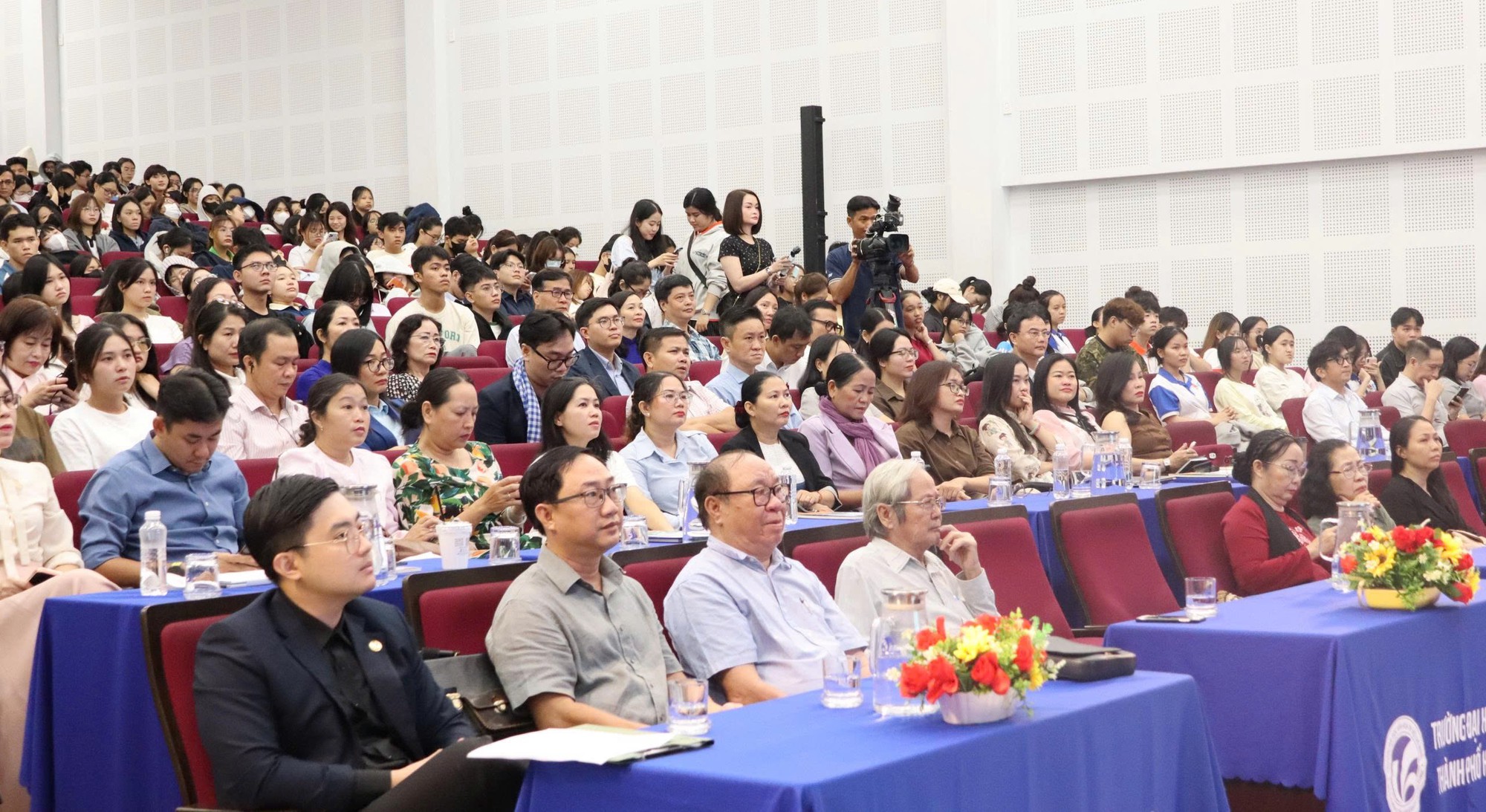 Đưa giáo dục văn hóa nghệ thuật vào hệ sinh thái số - Ảnh 2.
