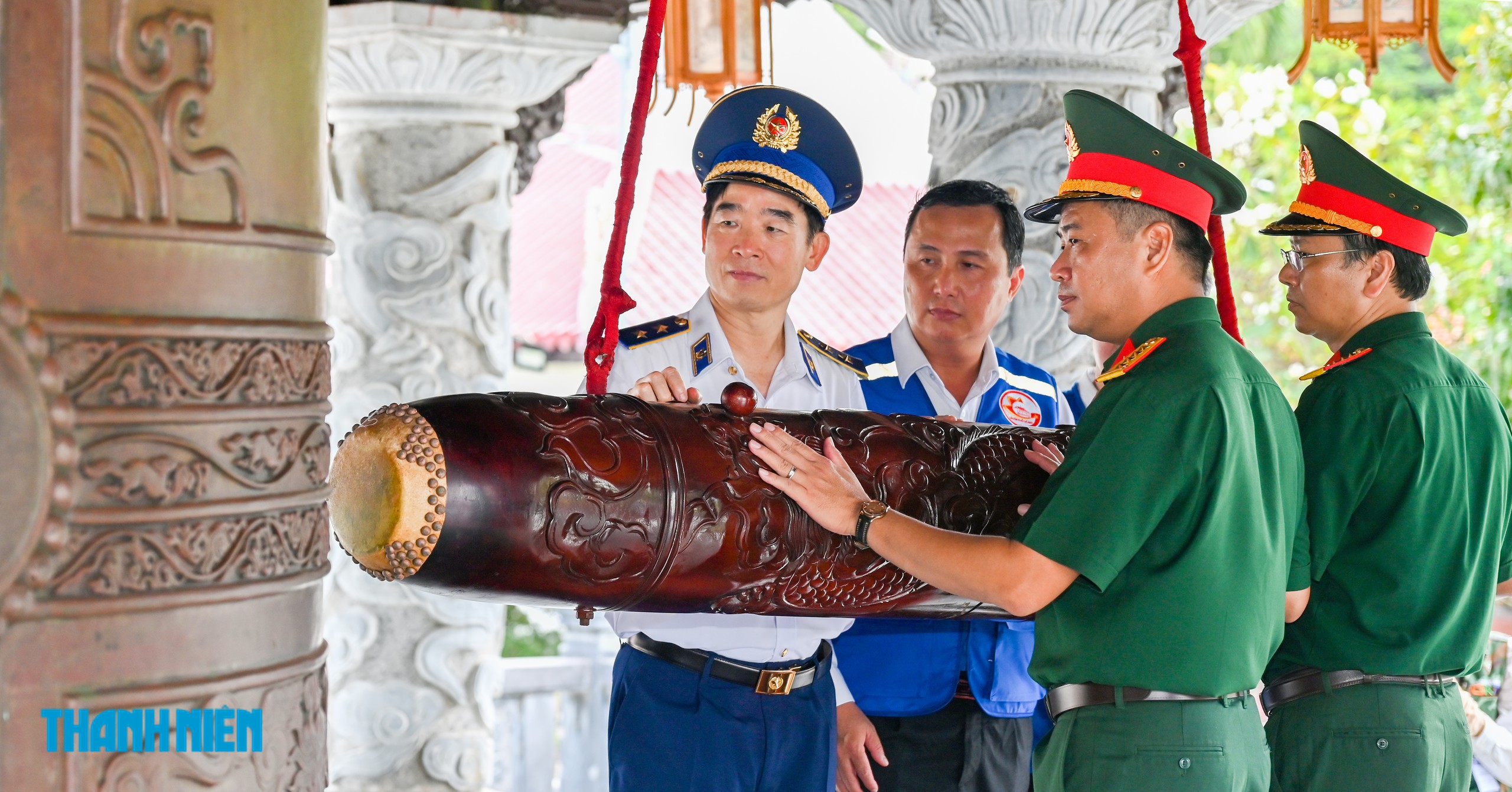 Đoàn công tác Trung ương, TP.HCM chăm lo đời sống quân dân đặc khu Côn Đảo - Ảnh 3.