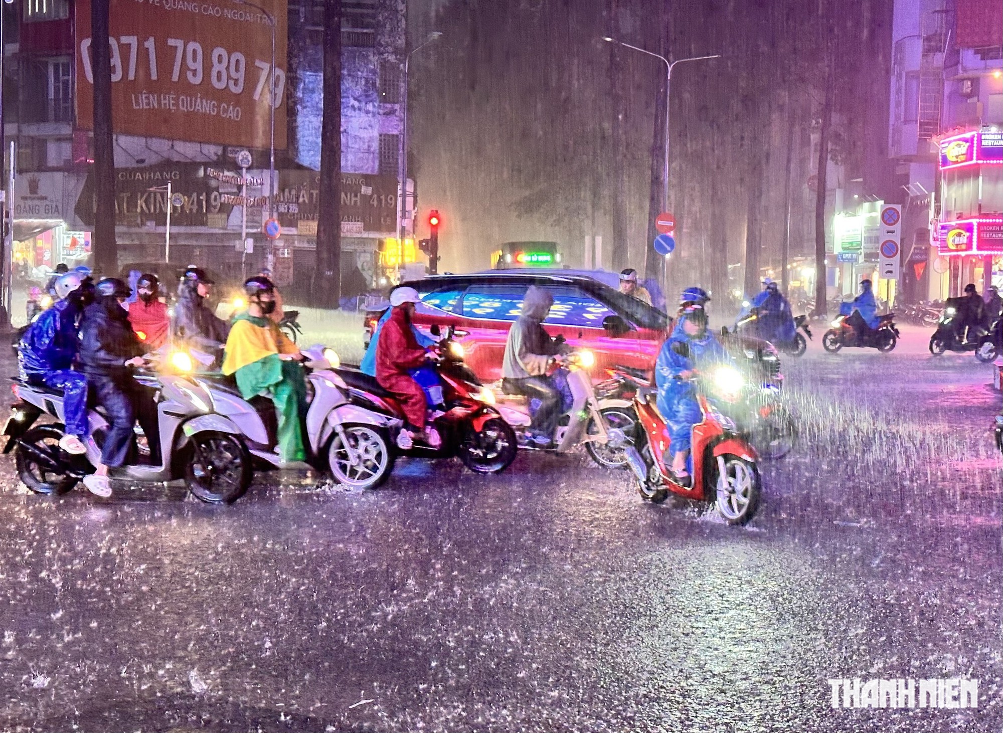 Đợt mưa lớn ở Nam bộ kéo dài đến giữa tuần sau- Ảnh 1.