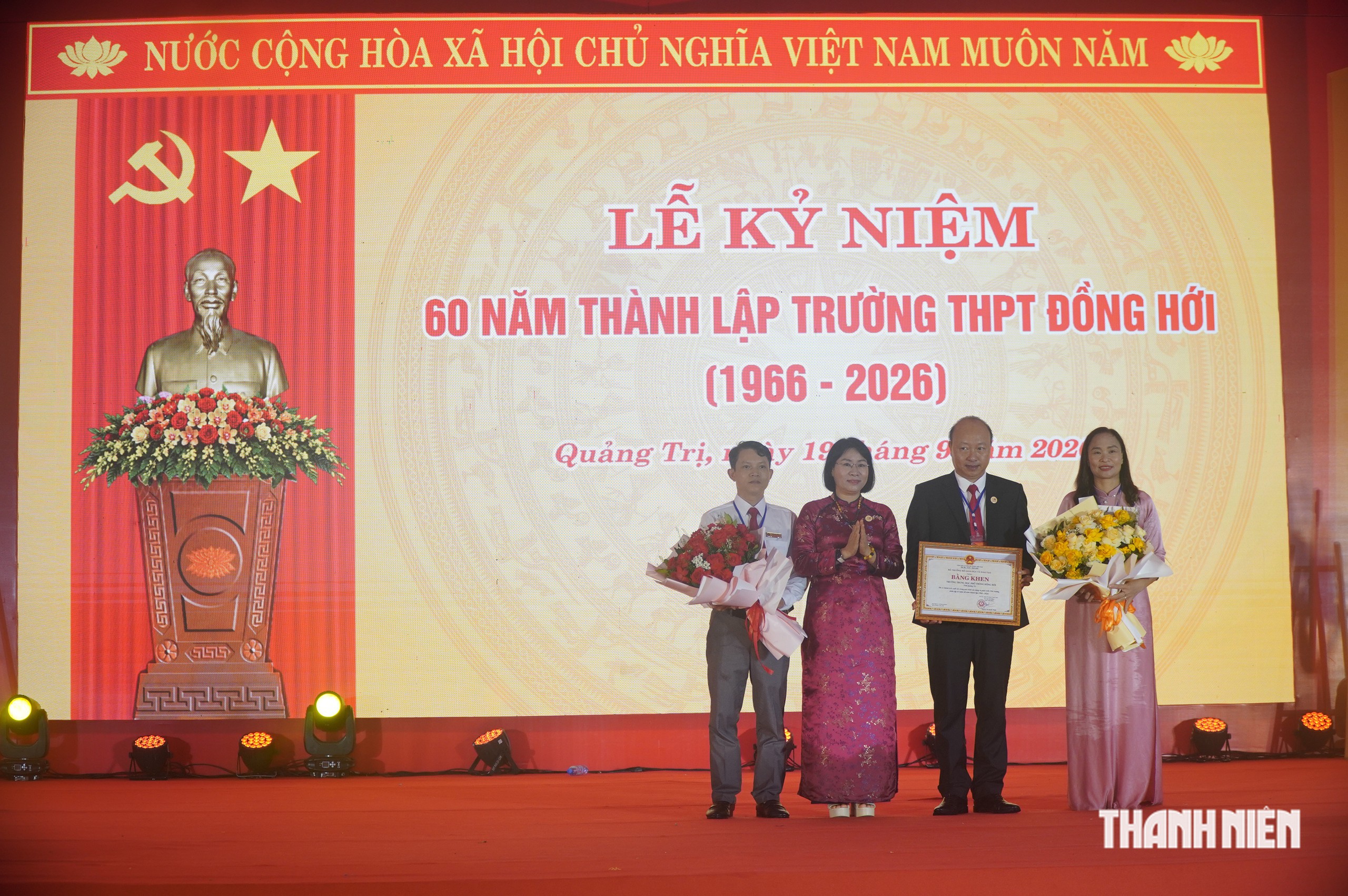 Trường THPT Đồng Hới 60 năm vượt bom đạn, dựng xây truyền thống- Ảnh 3.