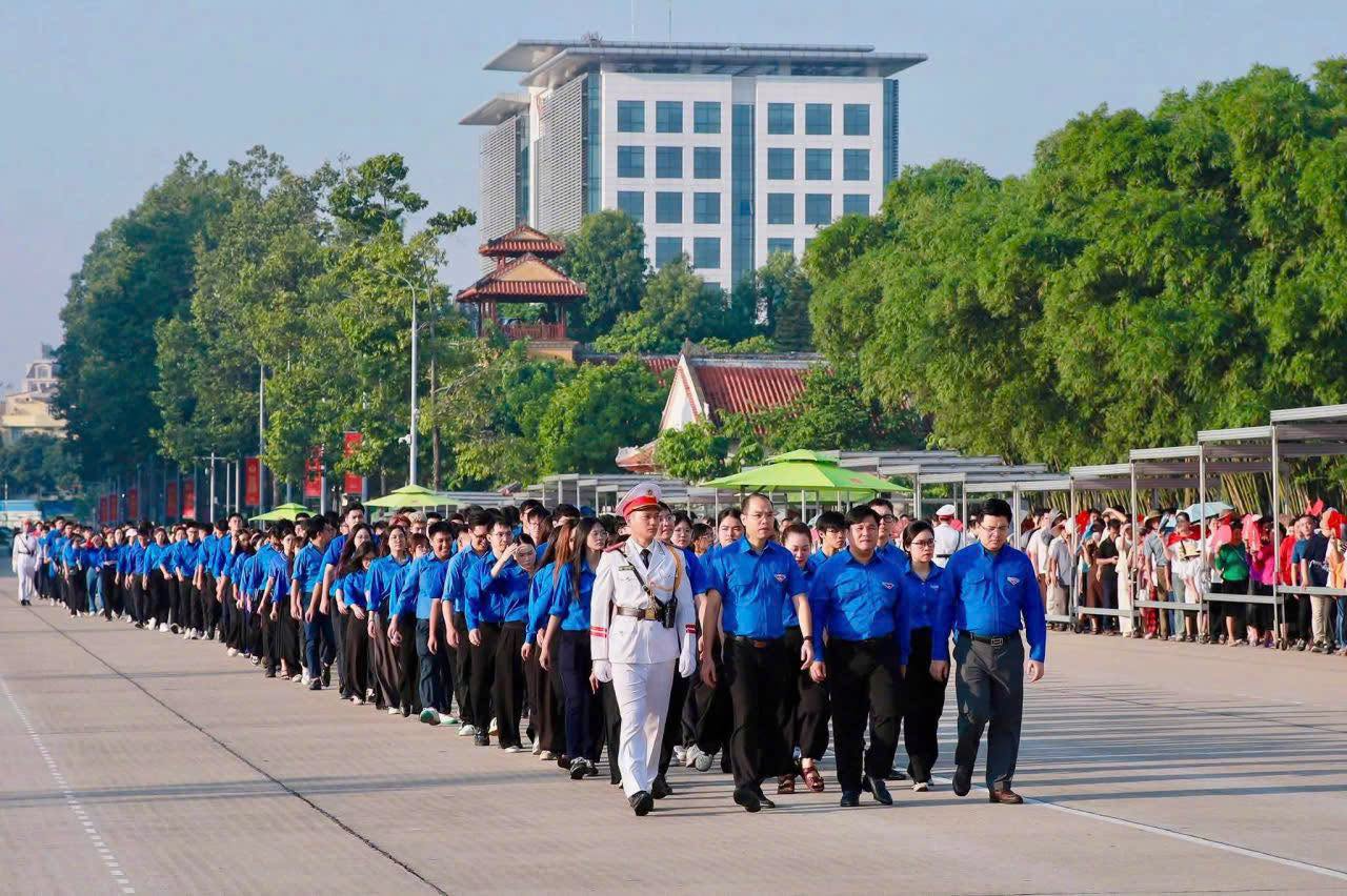 Từ địa đầu Đông bắc đến cực Nam: Nhịp Quốc ca trong ngày Tết Độc lập - Ảnh 6.