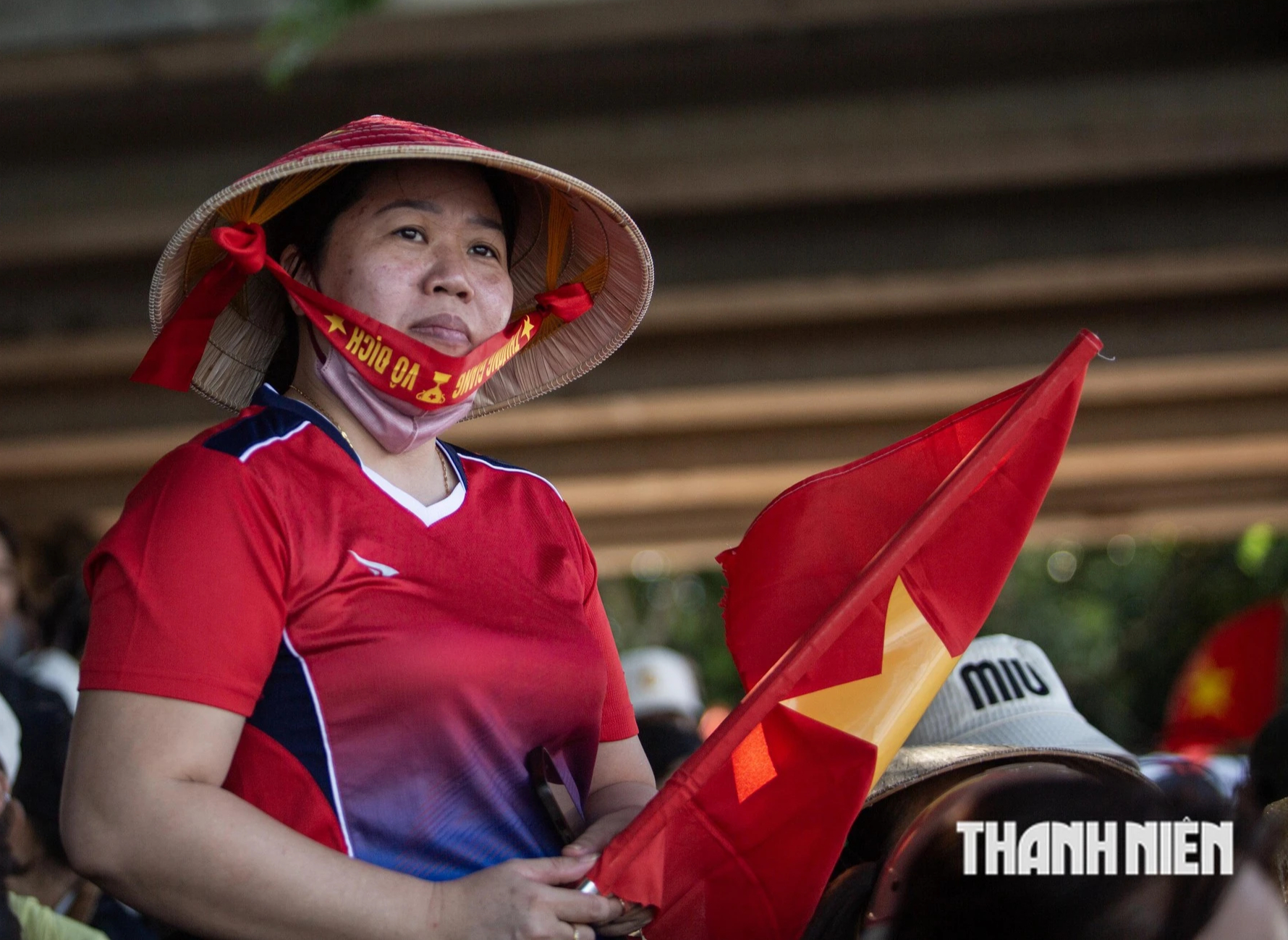 Người dân tát nước, đập nắp nồi cổ vũ lễ hội đua thuyền lớn nhất Quảng trị - Ảnh 7.