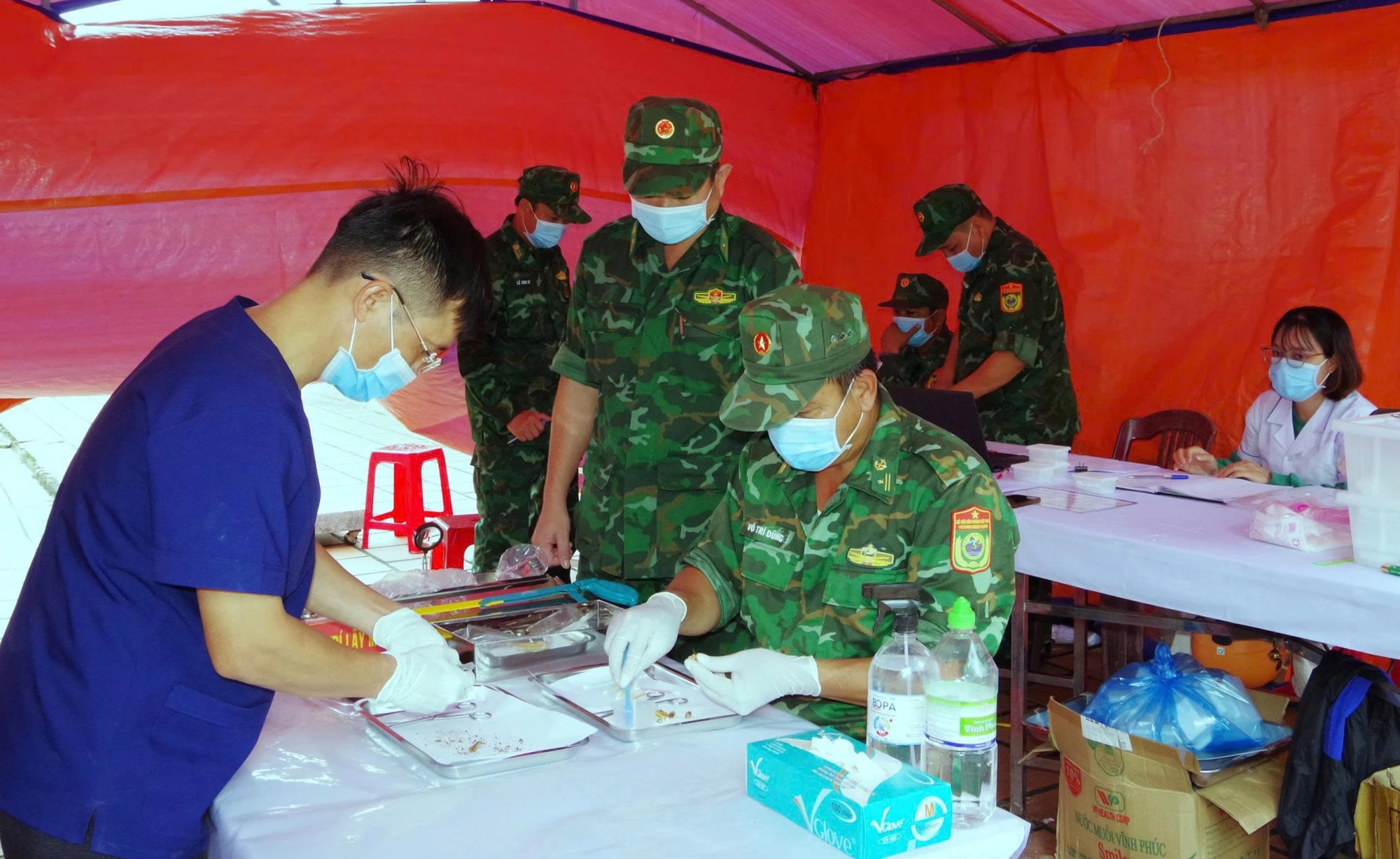 Lễ Quốc khánh 2.9, lính biên phòng vẫn bám nghĩa trang tìm đồng đội - Ảnh 3.