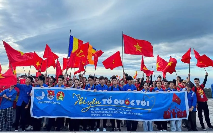 Từ địa đầu Đông bắc đến cực Nam: Nhịp Quốc ca trong ngày Tết Độc lập - Ảnh 1.