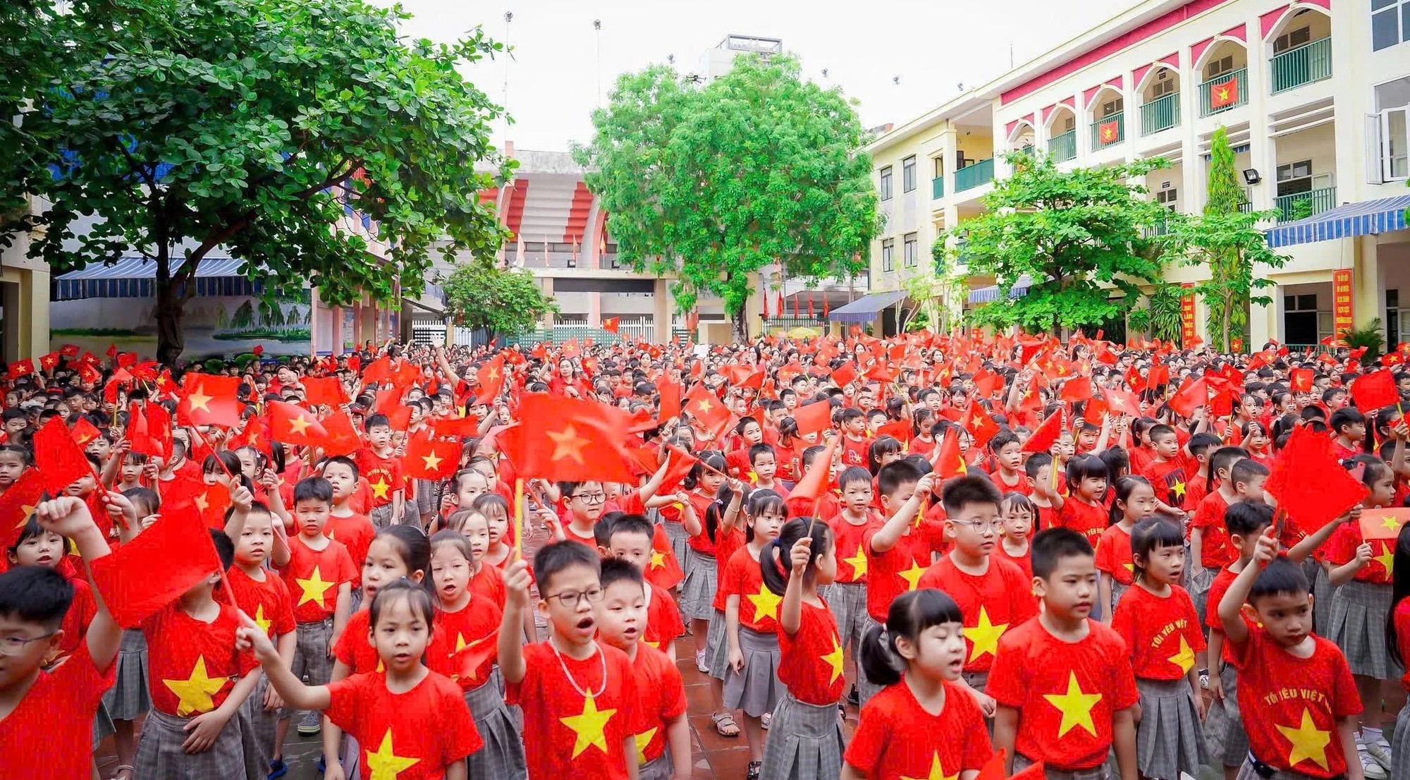 Từ địa đầu Đông bắc đến cực Nam: Nhịp Quốc ca trong ngày Tết Độc lập - Ảnh 3.