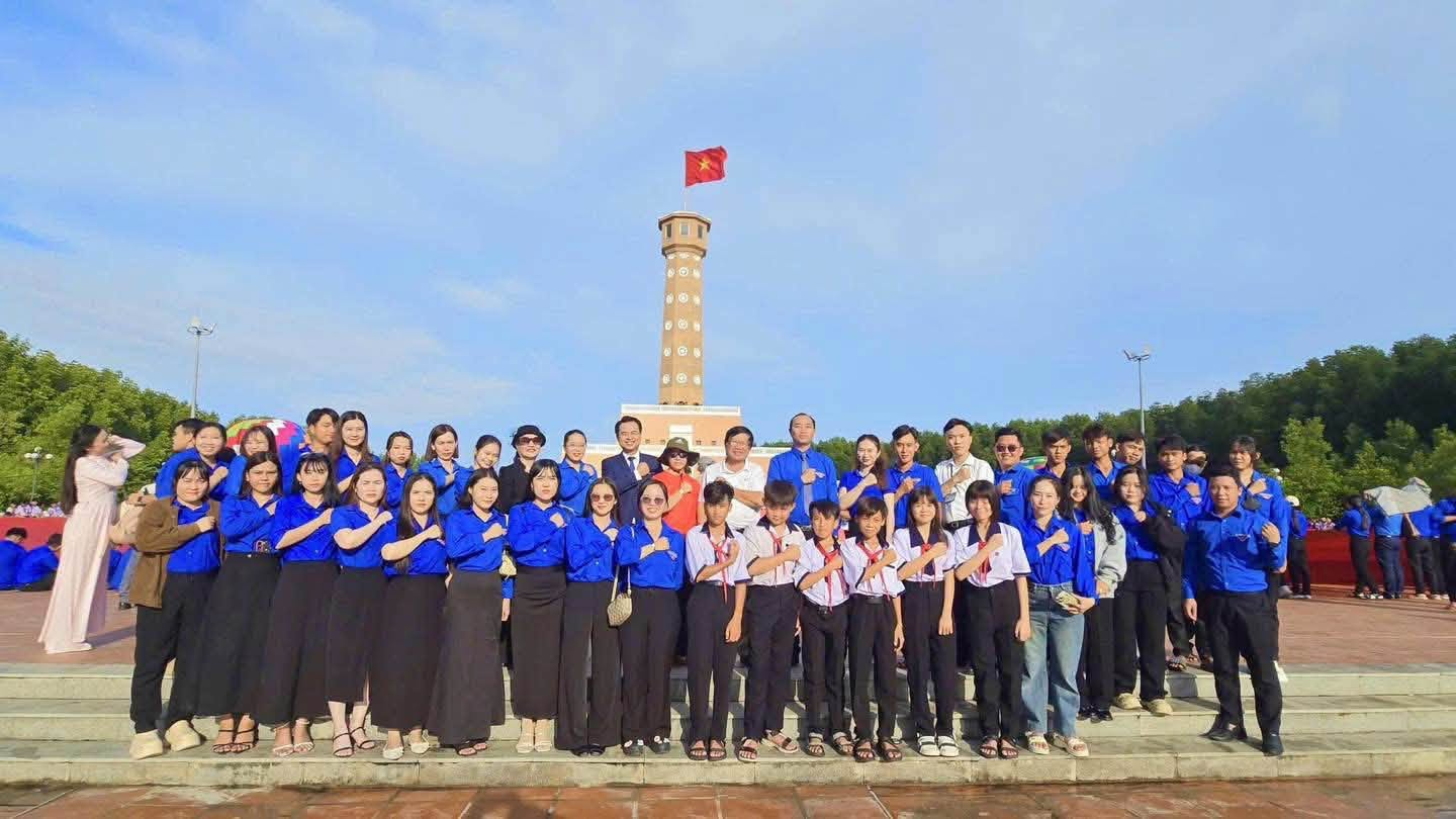 Từ địa đầu Đông bắc đến cực Nam: Nhịp Quốc ca trong ngày Tết Độc lập - Ảnh 9.