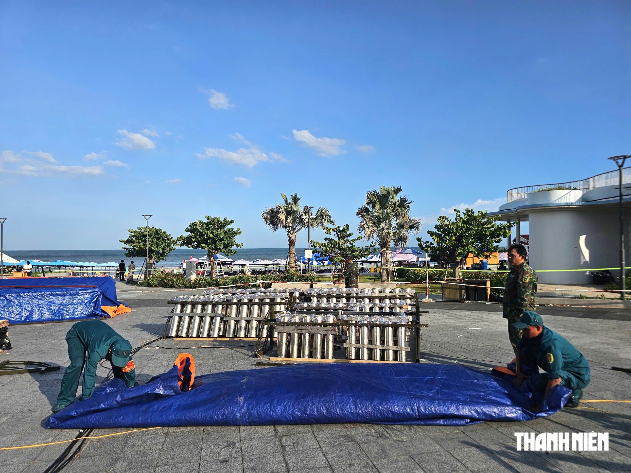 Bắn pháo hoa ở tháp Tam Thắng, đứng ở đâu để thấy pháo nổ hình trái tim?- Ảnh 3.