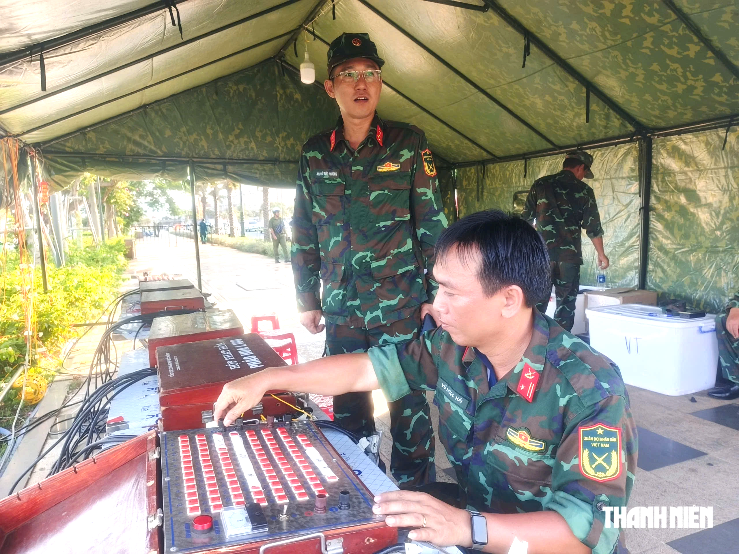 Bắn pháo hoa ở tháp Tam Thắng, đứng ở đâu để thấy pháo nổ hình trái tim?- Ảnh 5.