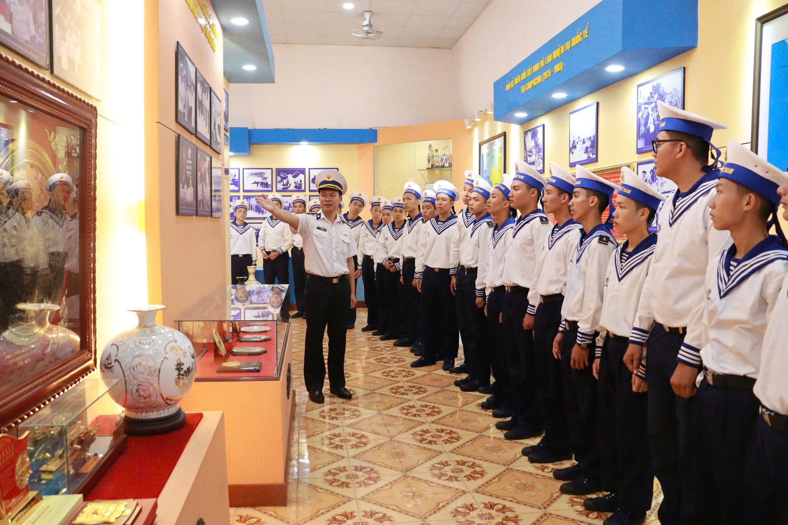Vùng 4 Hải quân sôi nổi hoạt động chào mừng Quốc khánh 2.9- Ảnh 3.