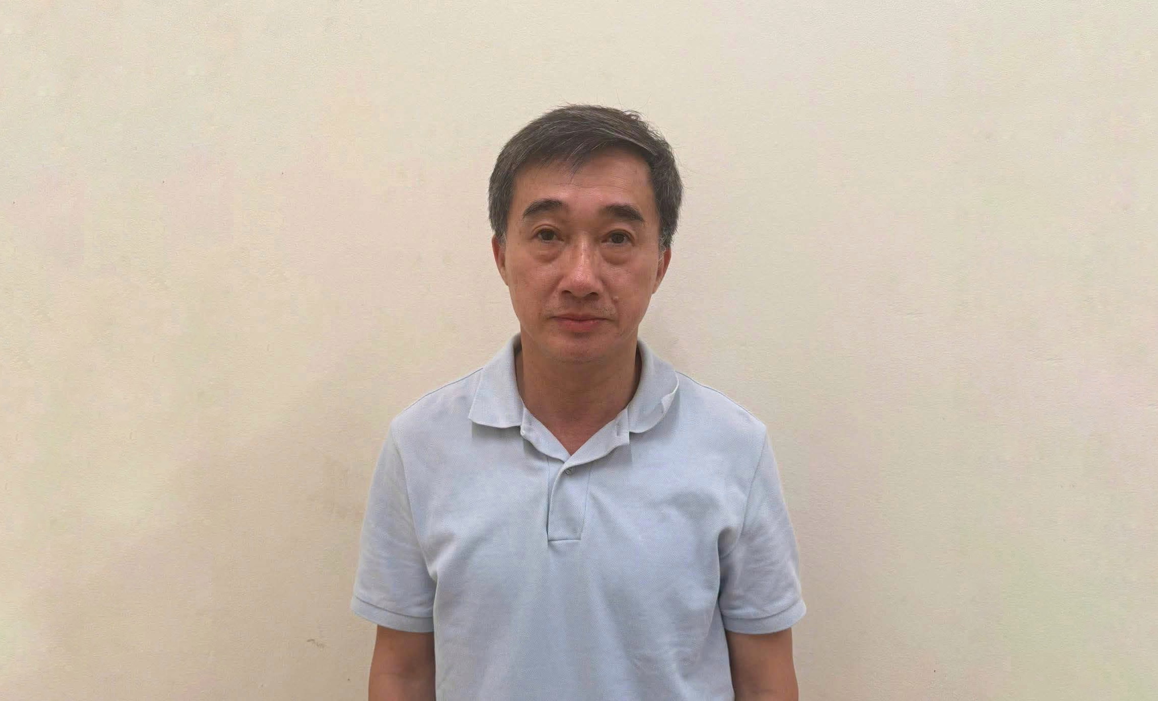 Bắt Thứ trưởng Bộ Y tế Trần Văn Thuấn - Ảnh 1.
