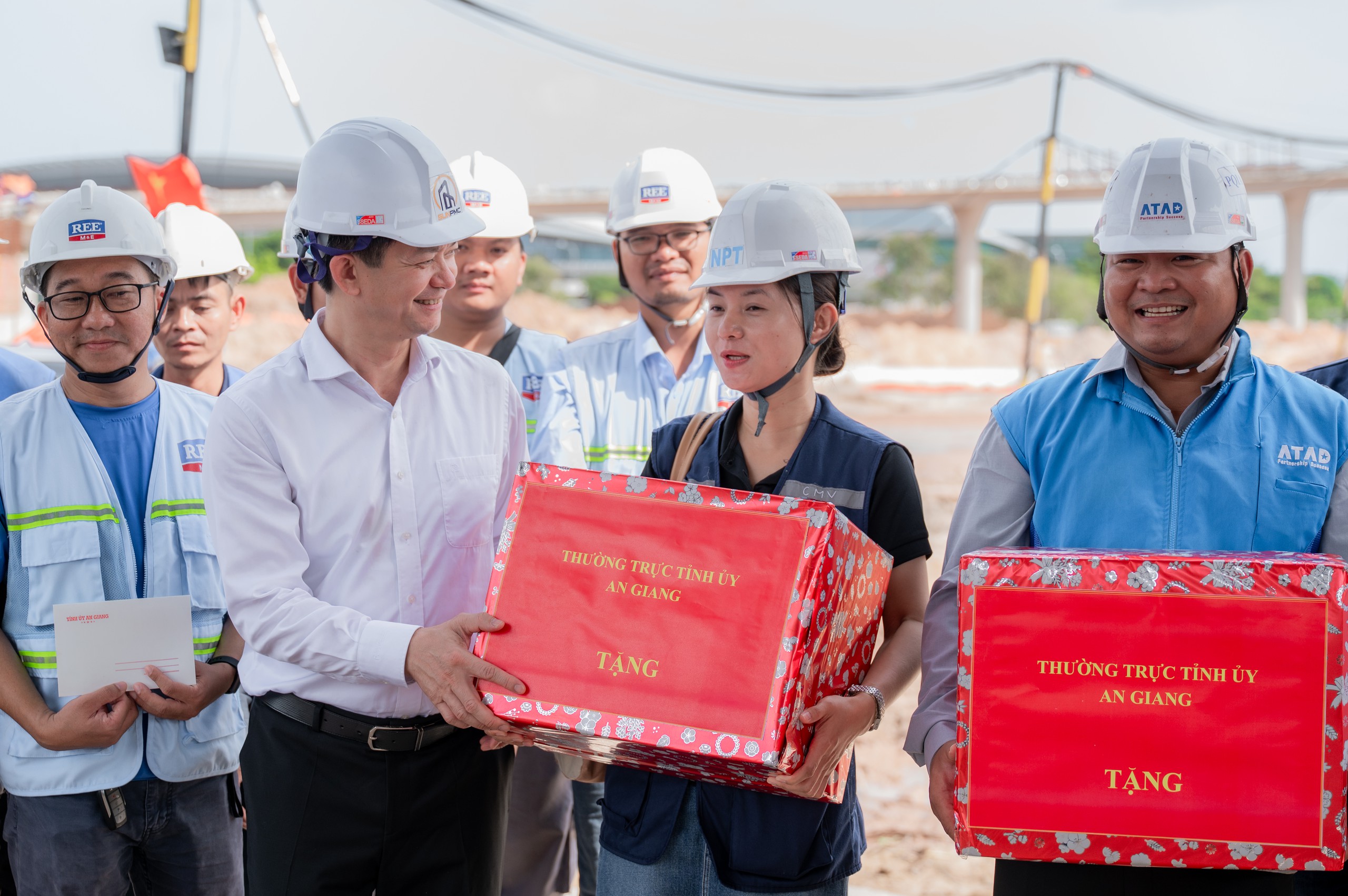 L&atilde;nh đạo tỉnh An Giang thị s&aacute;t loạt dự &aacute;n APEC 2027 - Ảnh 2.