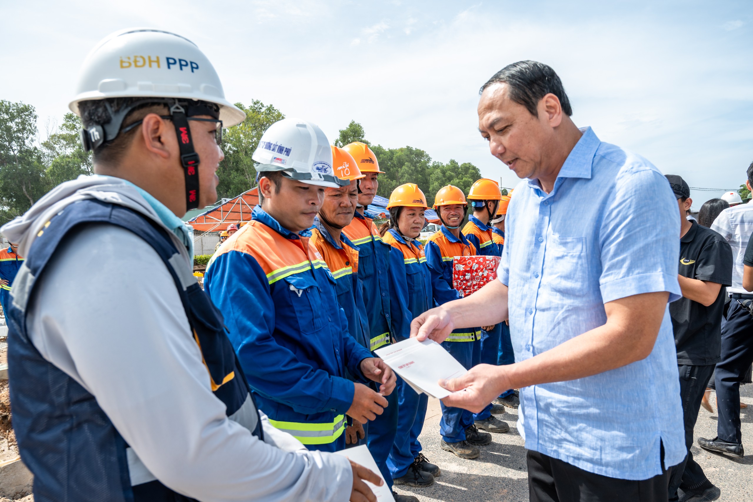 L&atilde;nh đạo tỉnh An Giang thị s&aacute;t loạt dự &aacute;n APEC 2027 - Ảnh 4.