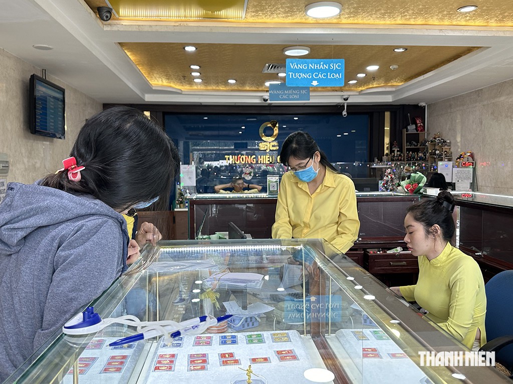 Vàng nhẫn diễn biến lạ- Ảnh 1.