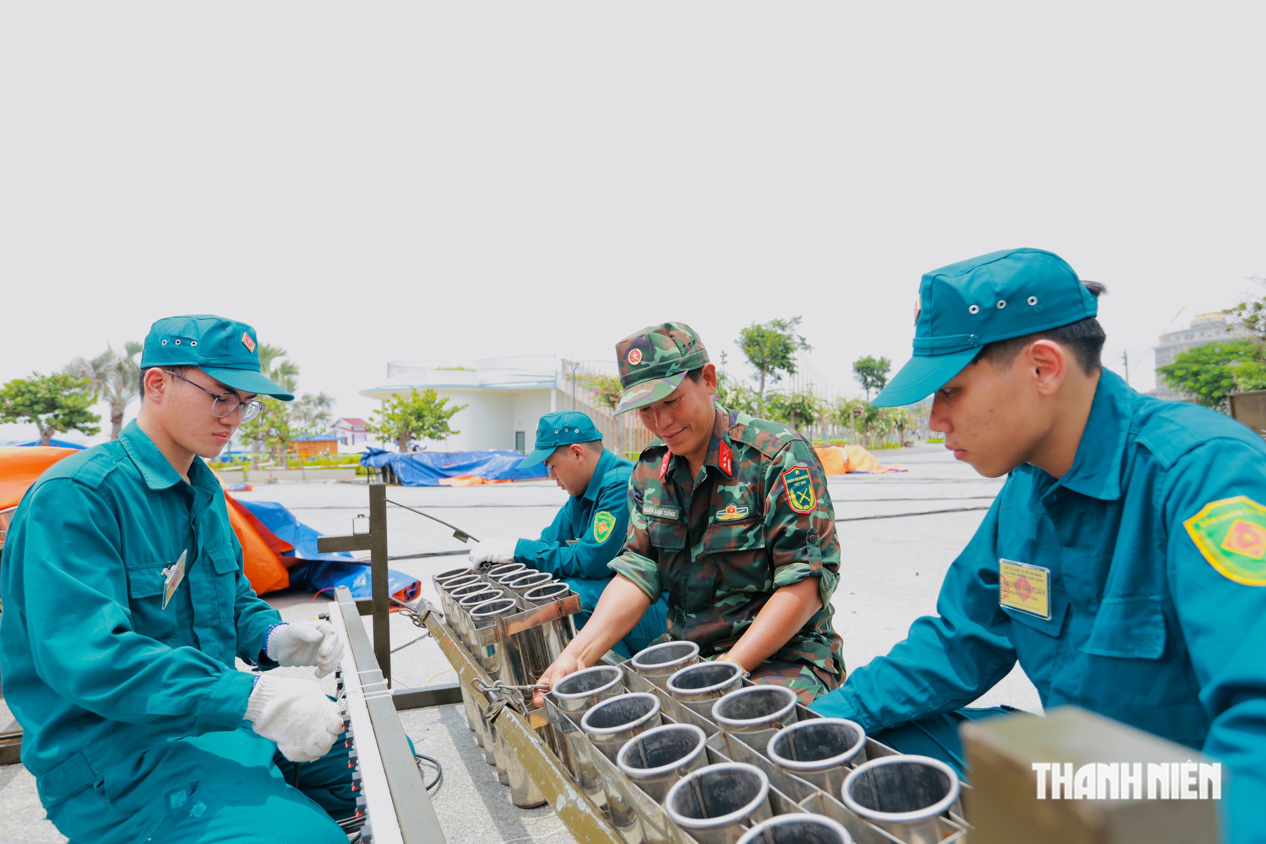 Pháo hoa Quốc khánh ở sông Sài Gòn tạo hình cây tre, vận hành tự động 100% - Ảnh 12.