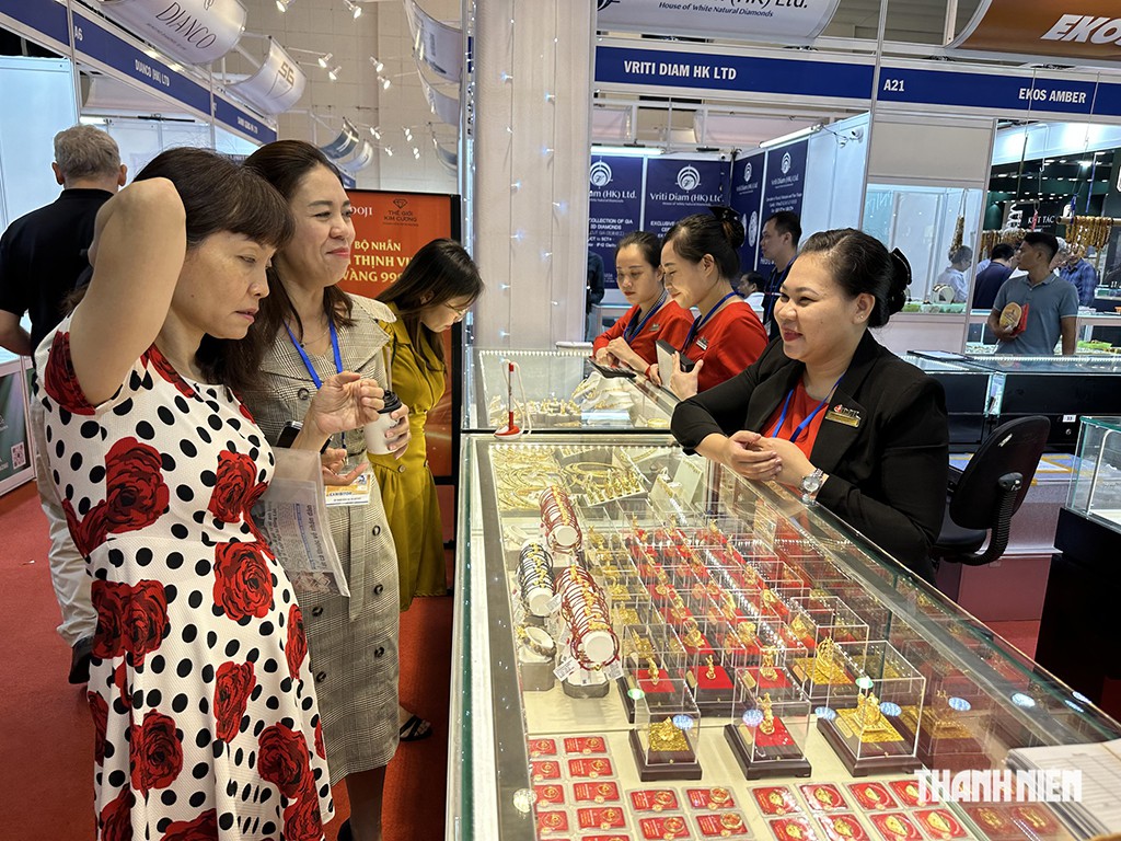 Vàng nhẫn diễn biến lạ- Ảnh 2.