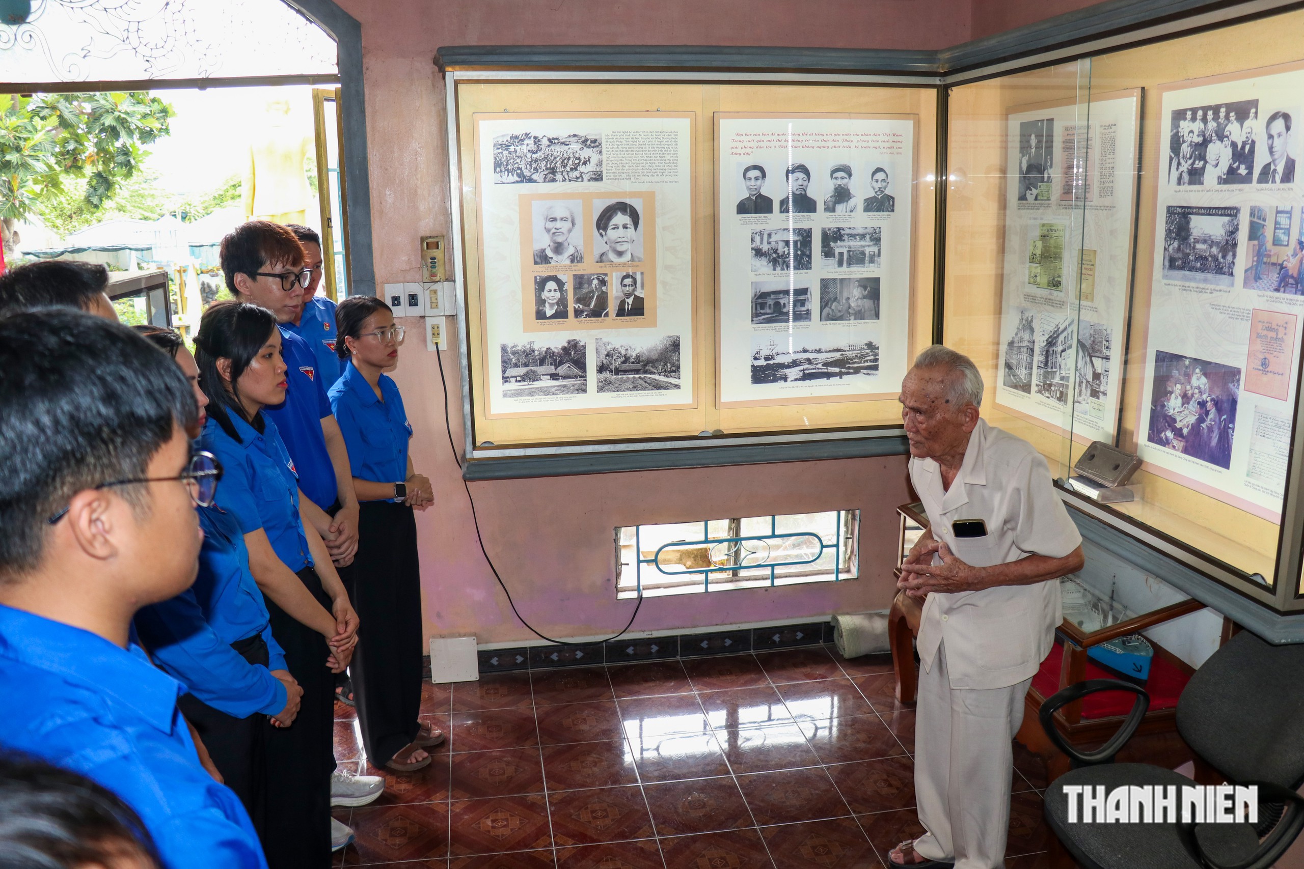 Tưởng niệm Chủ tịch Hồ Chí Minh trong ngày Quốc khánh 2.9 - Ảnh 7.