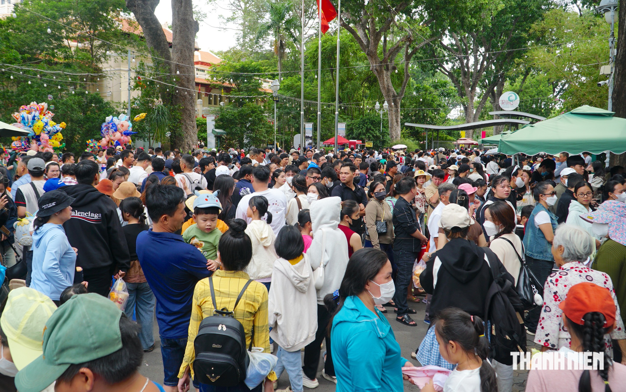 Ngày cuối nghỉ lễ Quốc khánh 2.9: Dinh Độc Lập, Thảo Cầm Viên đông nghẹt người - Ảnh 2.