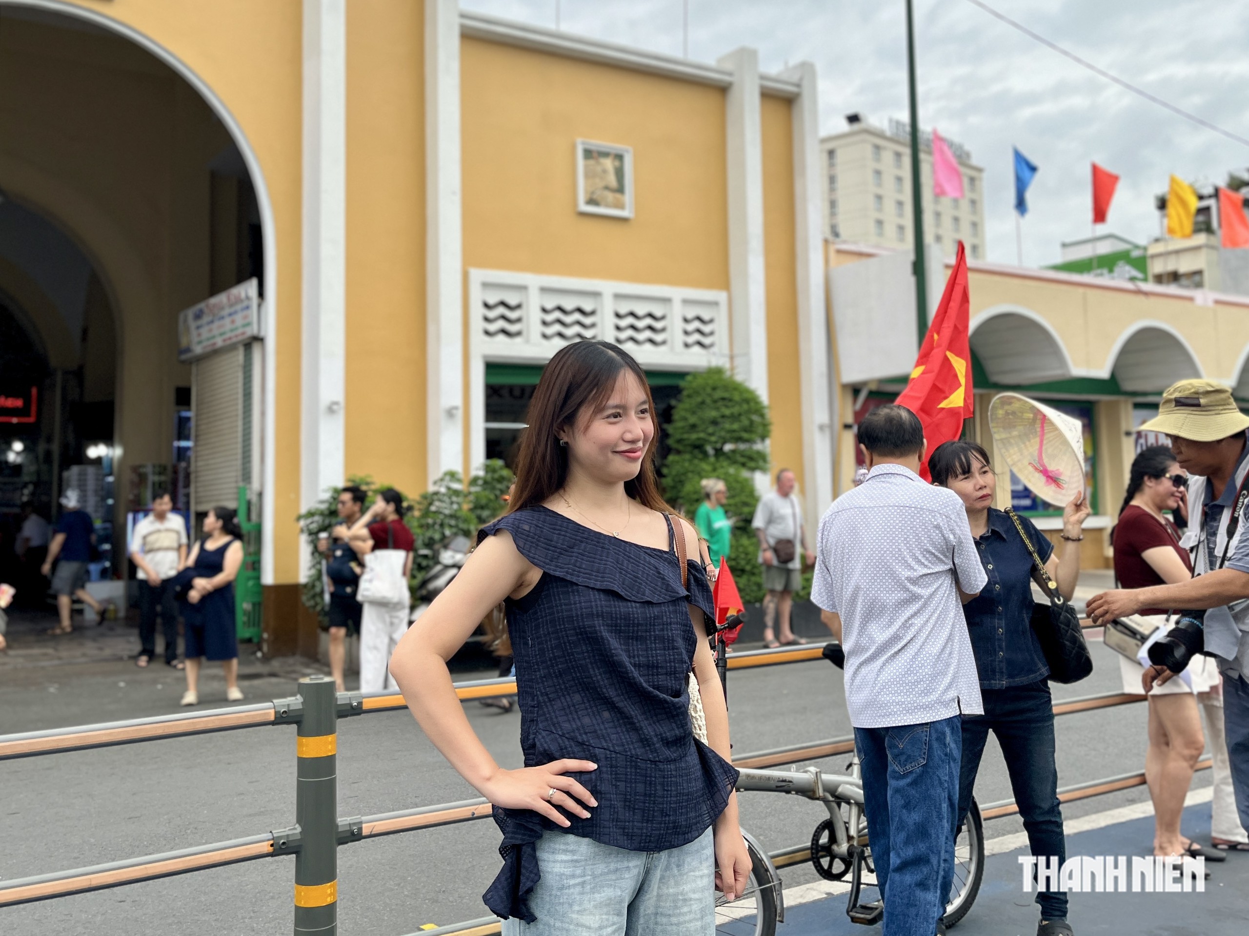 Người trẻ diện đồ, kéo nhau check-in Chợ Bến Thành, Dinh Độc Lập lễ 2.9 - Ảnh 7.