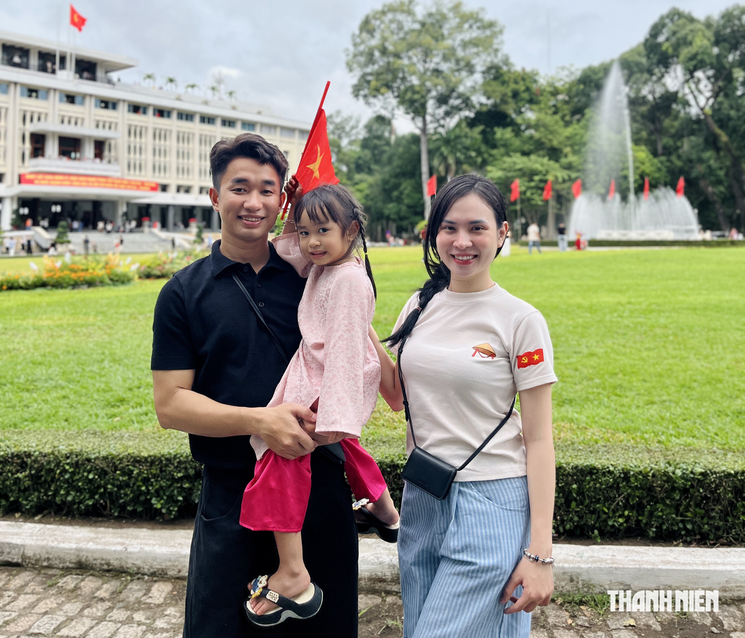 Người trẻ diện đồ, kéo nhau check-in Chợ Bến Thành, Dinh Độc Lập lễ 2.9 - Ảnh 17.