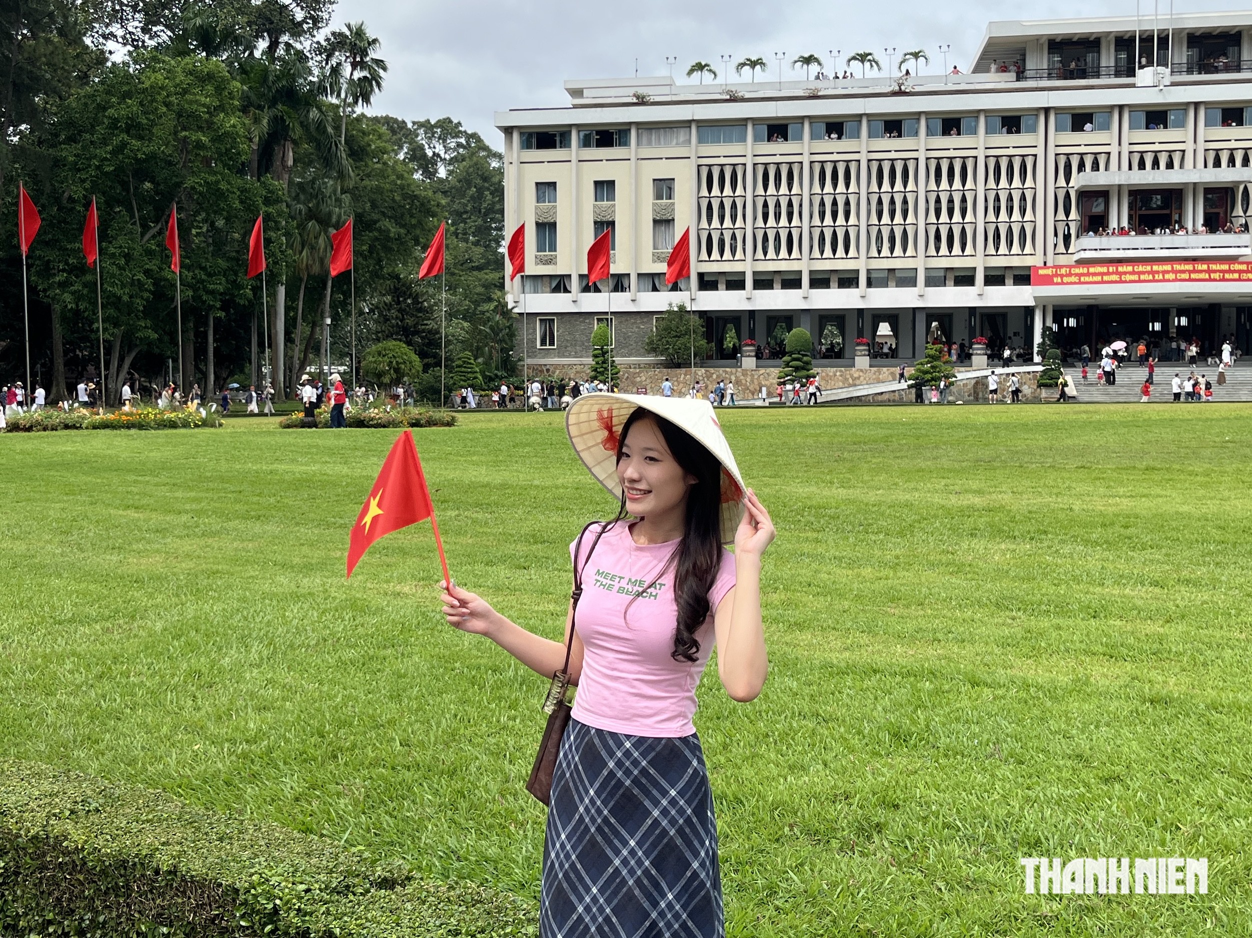 Người trẻ diện đồ, kéo nhau check-in Chợ Bến Thành, Dinh Độc Lập lễ 2.9 - Ảnh 19.