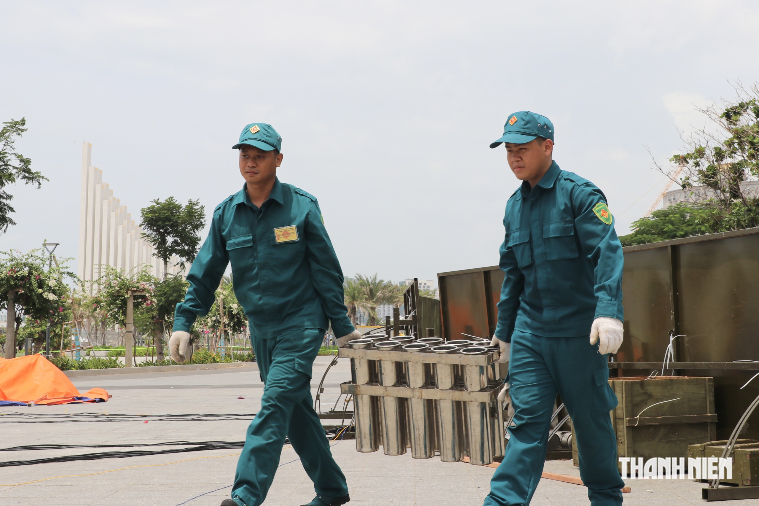 Pháo hoa Quốc khánh ở sông Sài Gòn tạo hình cây tre, vận hành tự động 100% - Ảnh 11.