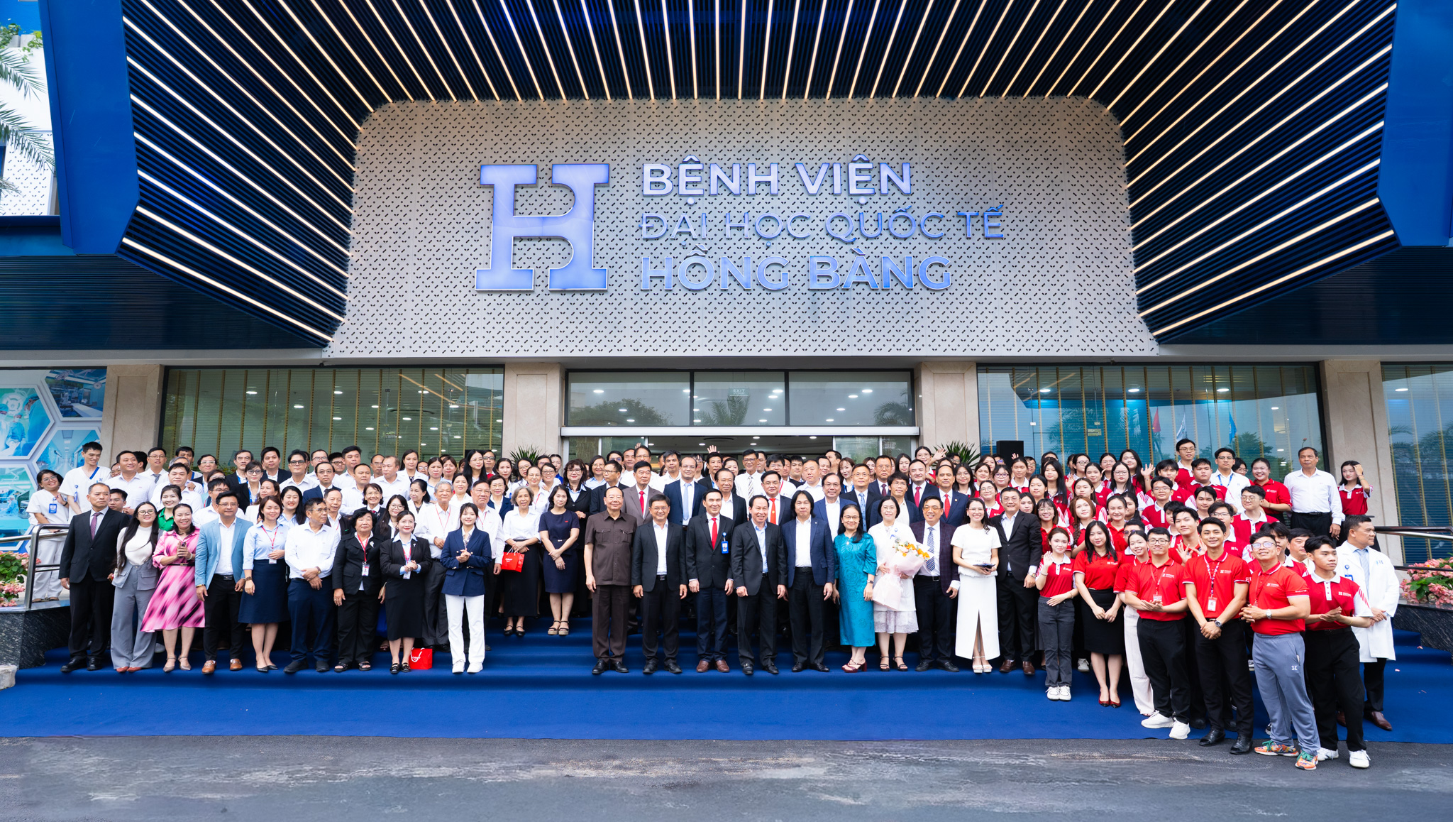Bệnh viện Trường ĐH Quốc tế Hồng Bàng khánh thành, hướng tới mô hình 'AI First Hospital'- Ảnh 2.