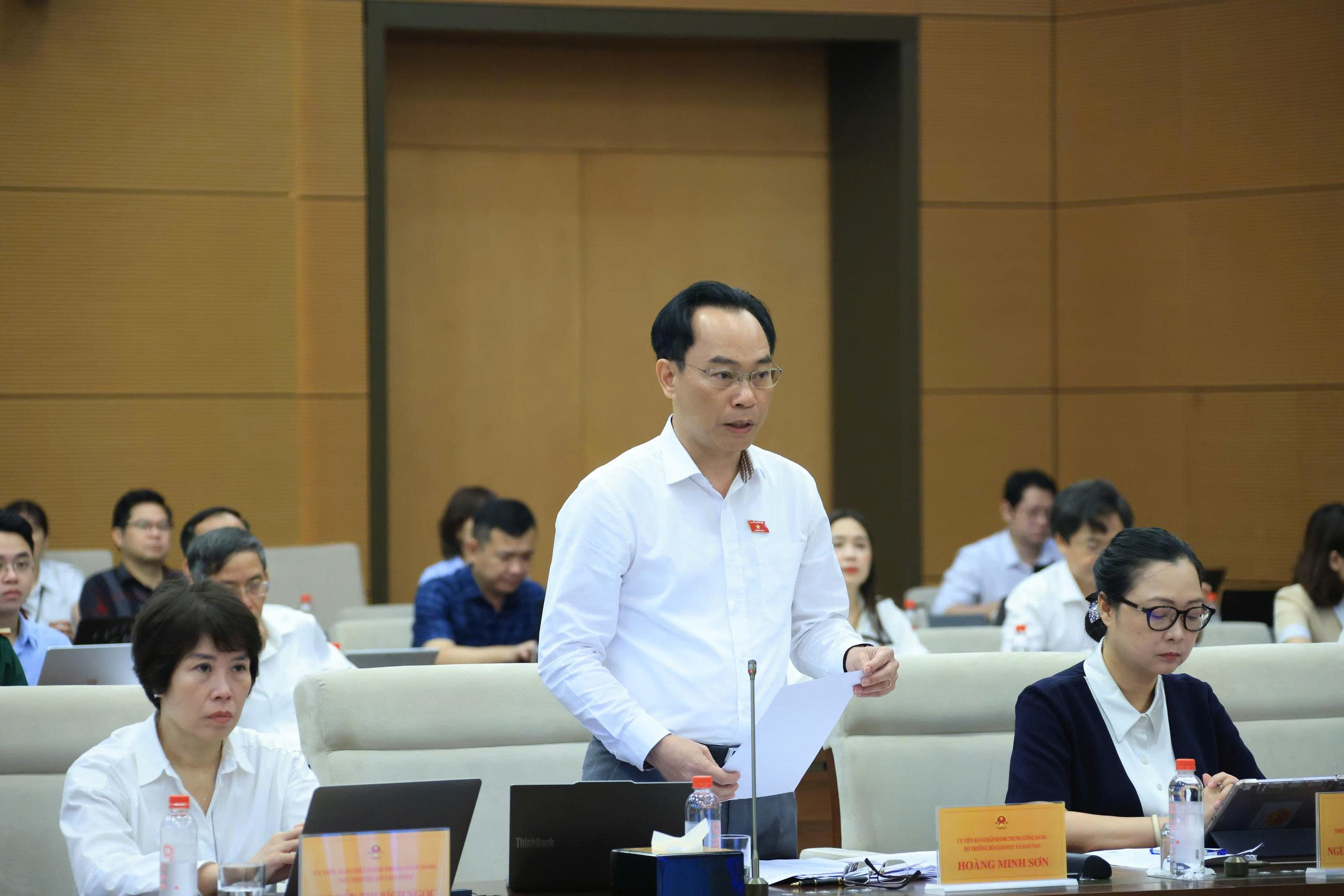 Đại biểu chất vấn thay đổi tuyển sinh đại học đột ngột, Bộ trưởng GD-ĐT nói gì?- Ảnh 2.