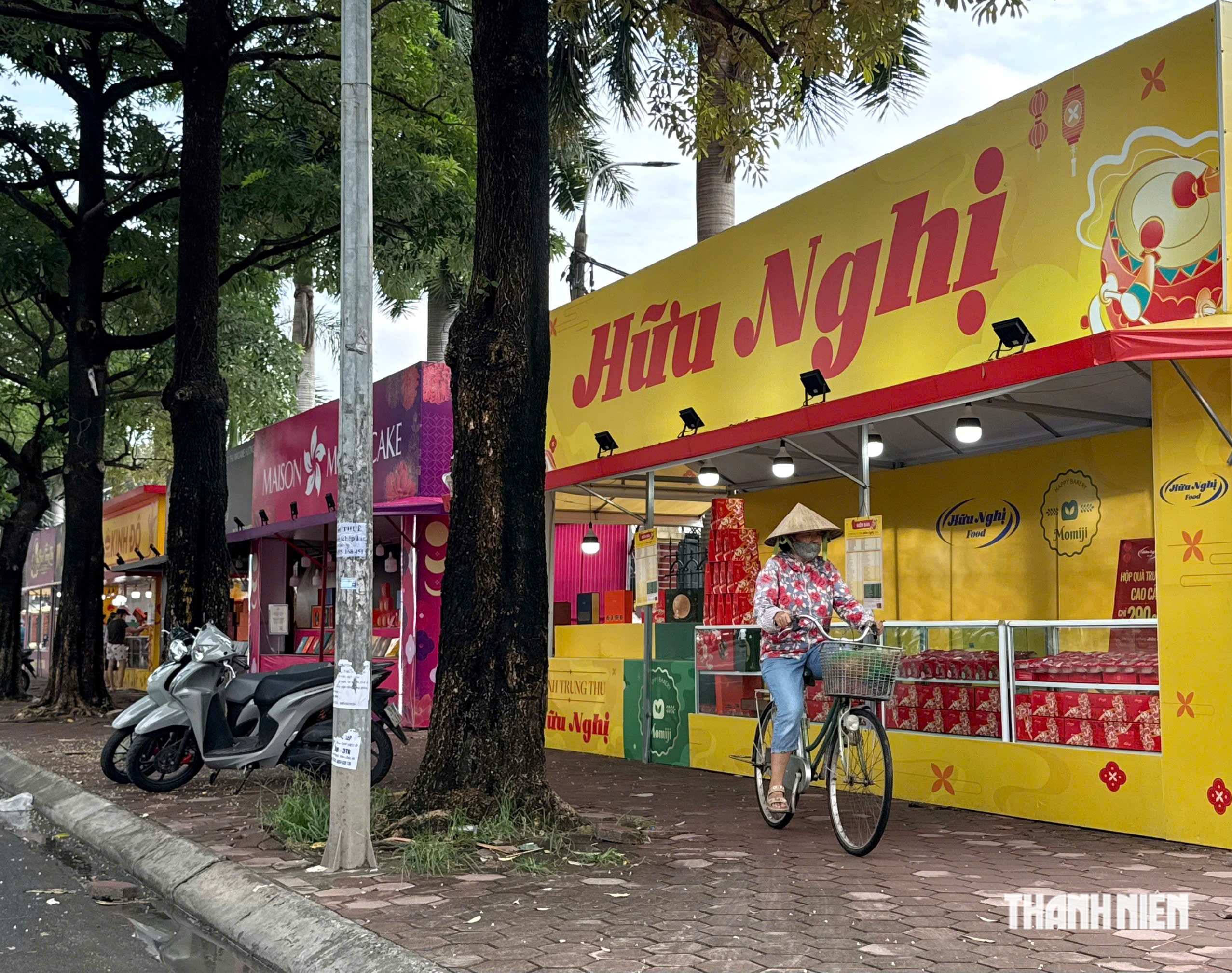 Bánh trung thu giảm sức mua, người bán sốt ruột - Ảnh 1.